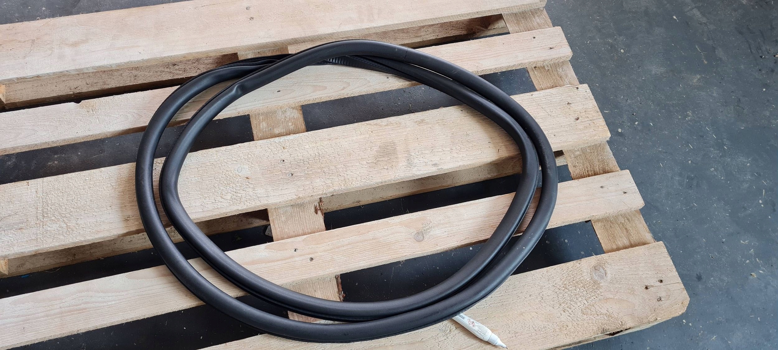 Chrysler Pacifica 2022 gasket door rubber right right front