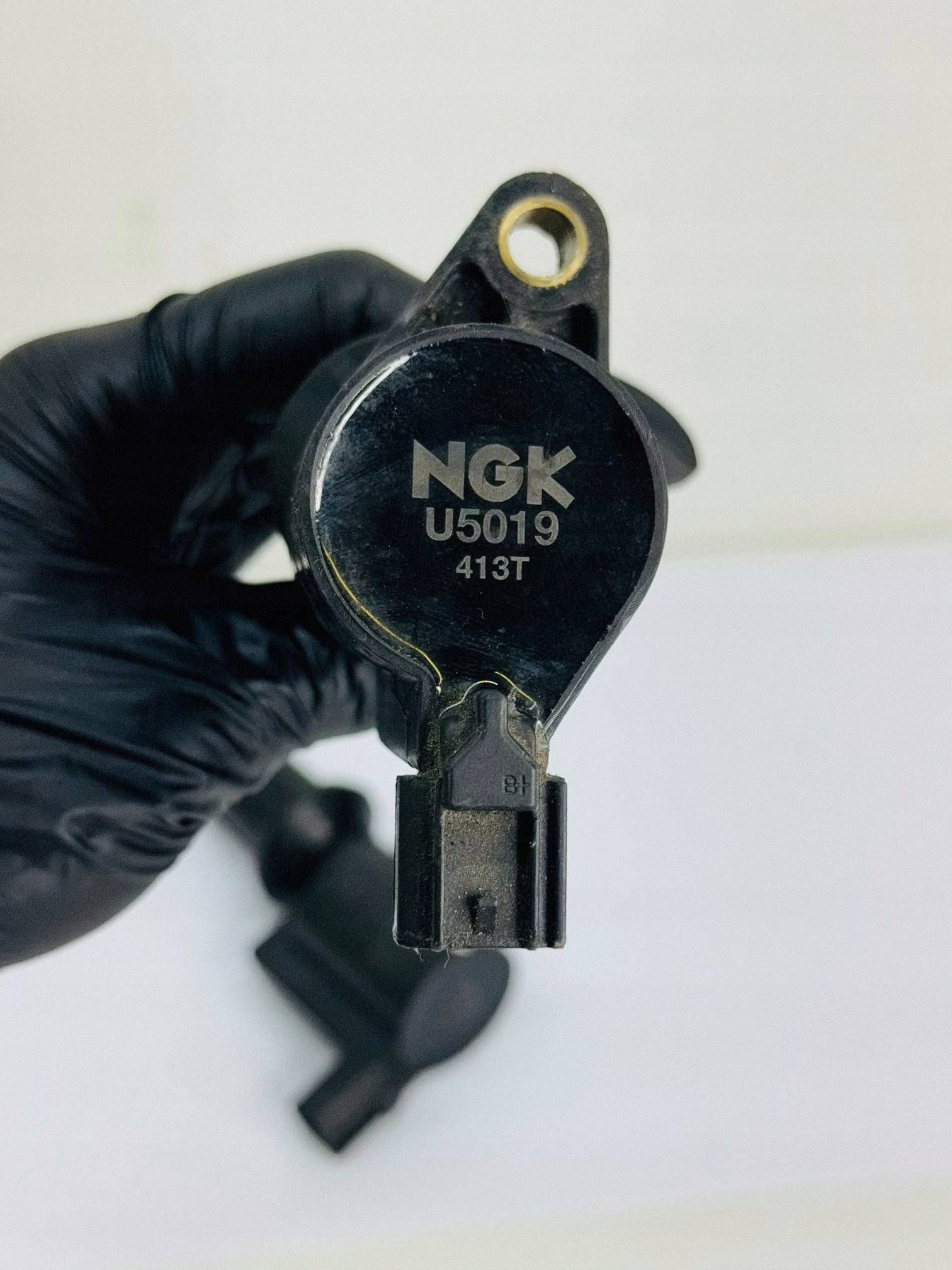 coil ignition FORD FOCUS MK2 C-MAX MONDEO MK4 1,8 2,0 16V NGK U5019