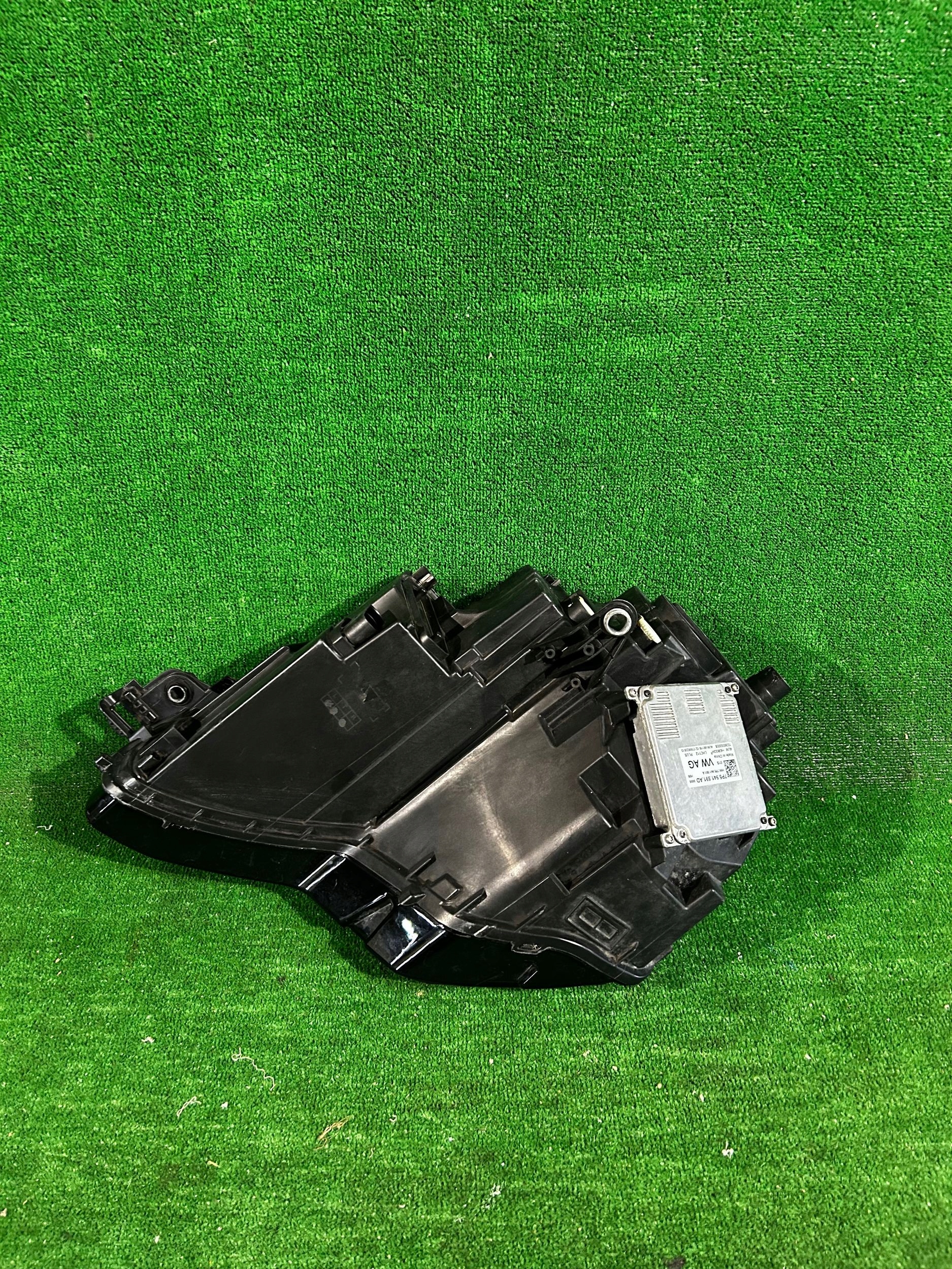 REFLEKTOR levý SKODA KAROQ