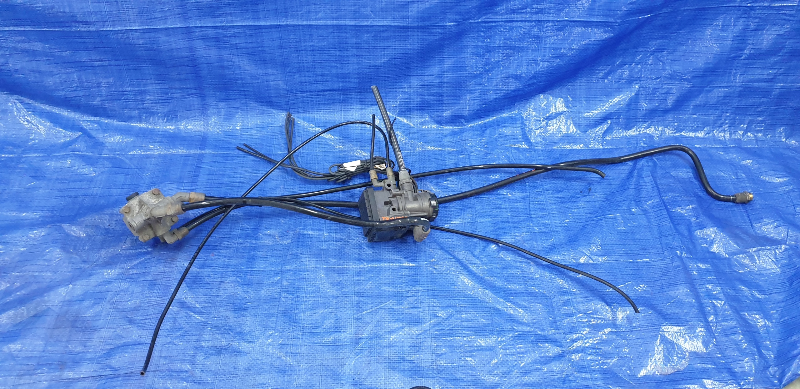 1879275 - Клапан модулятор EBS дроти SCANIA P380 11R E5