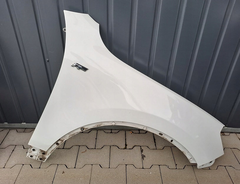 VW TOUAREG 7P 10-14R MASKA ZDERZAK BŁOTNIK PAS XENON LED R-LINE LC9A Kolor biały