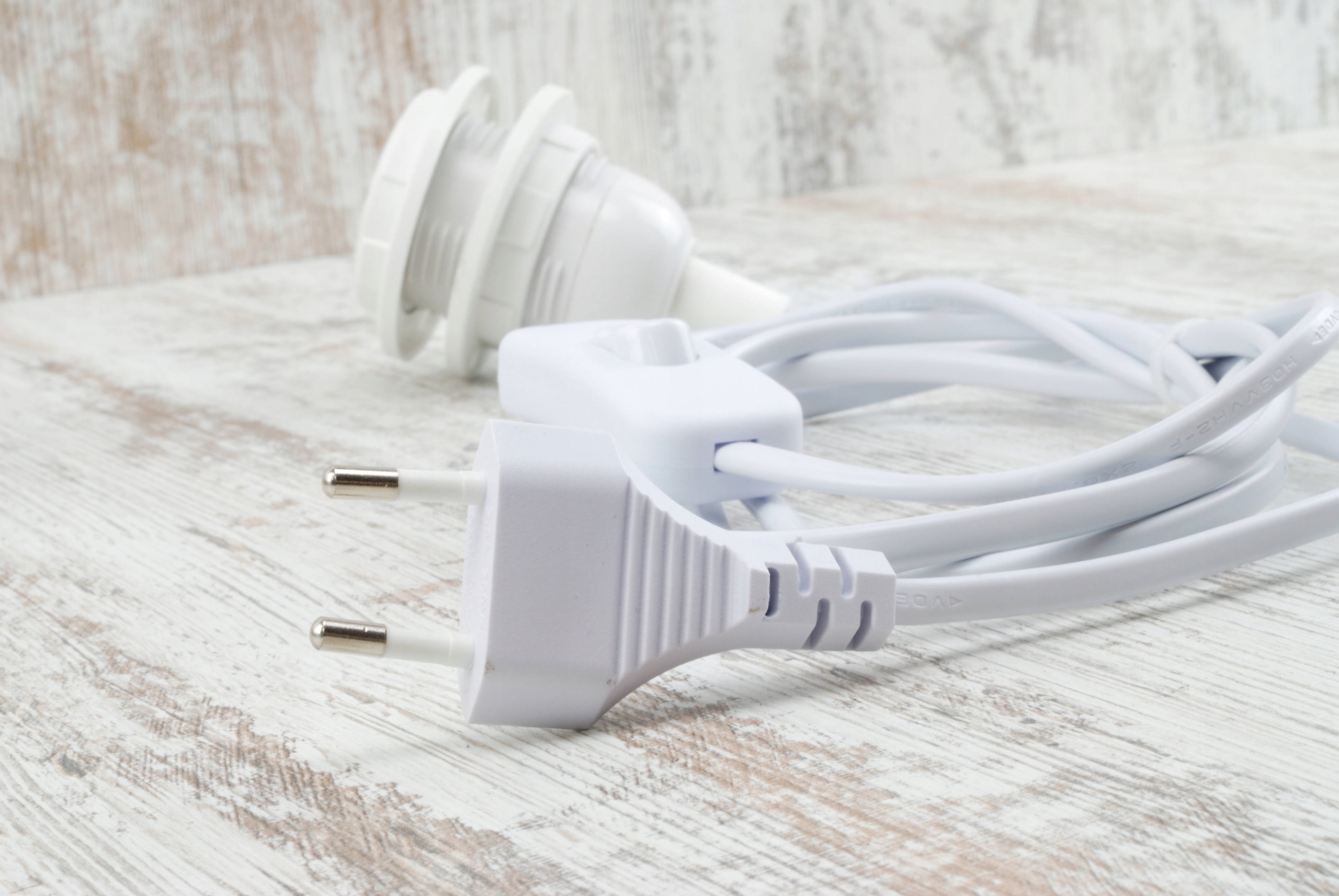 przyłącze 2m biały przewód z wtyczką przełącznikiem i oprawką kabel do lamp Kod producenta dpm_DIC3220