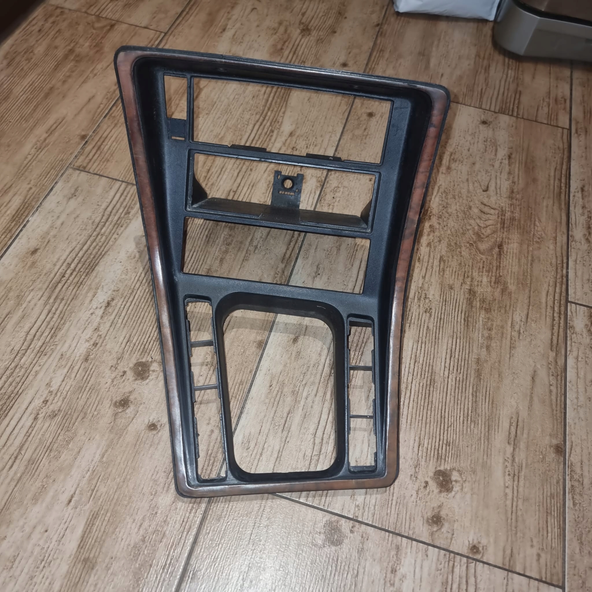 Решетка средняя рамка BMW 8 E31 850 840 EU