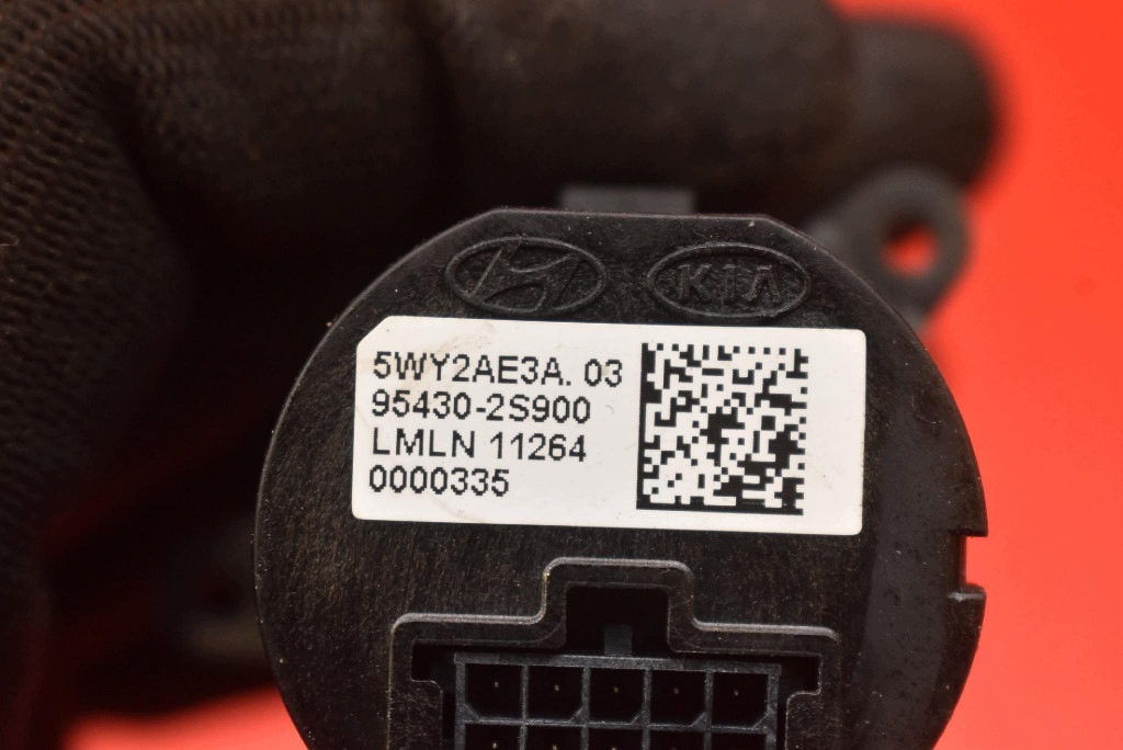ignition key blocking button START/STOP 95430-2S900 HYUNDAI IX35 09-13