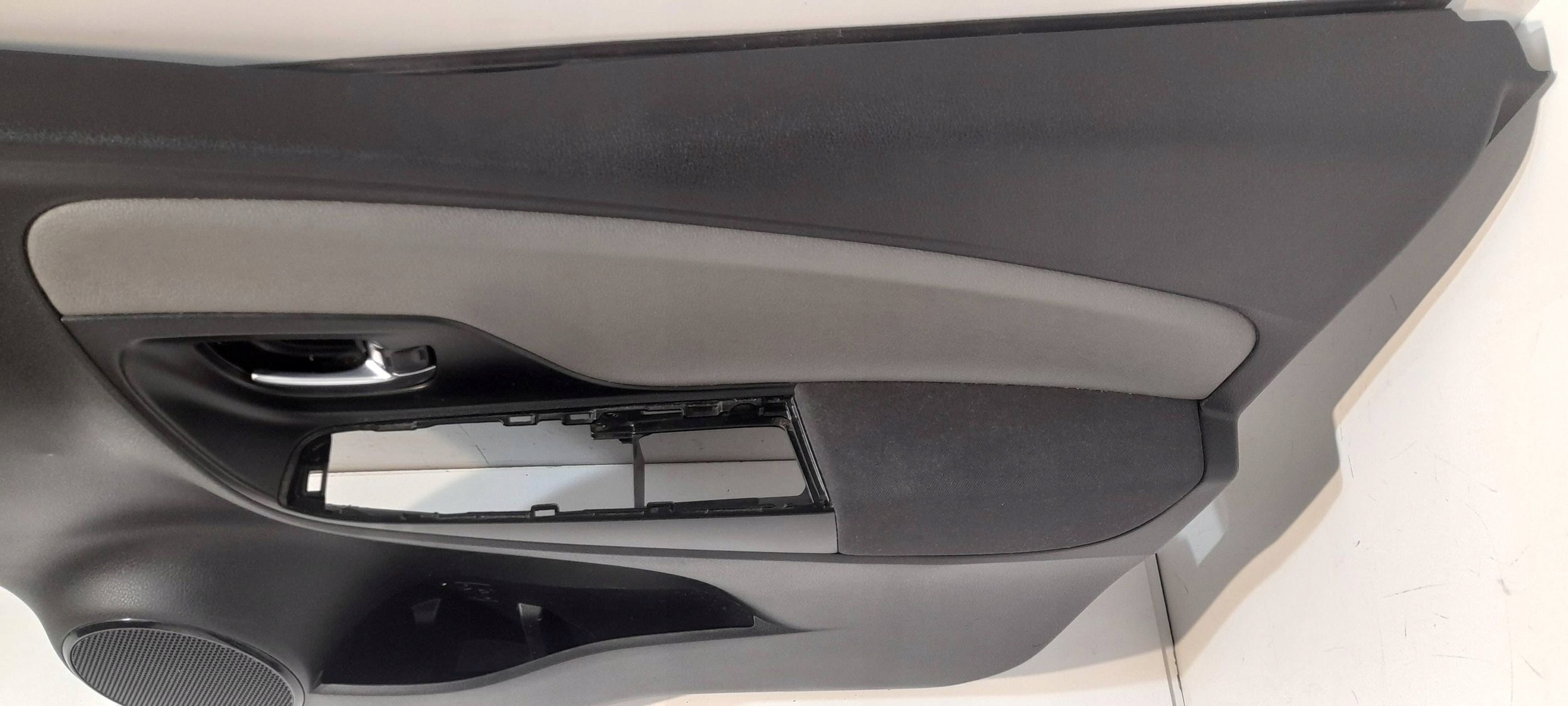 Toyota Yaris III side door front right 67763-0D130 (ET100)
