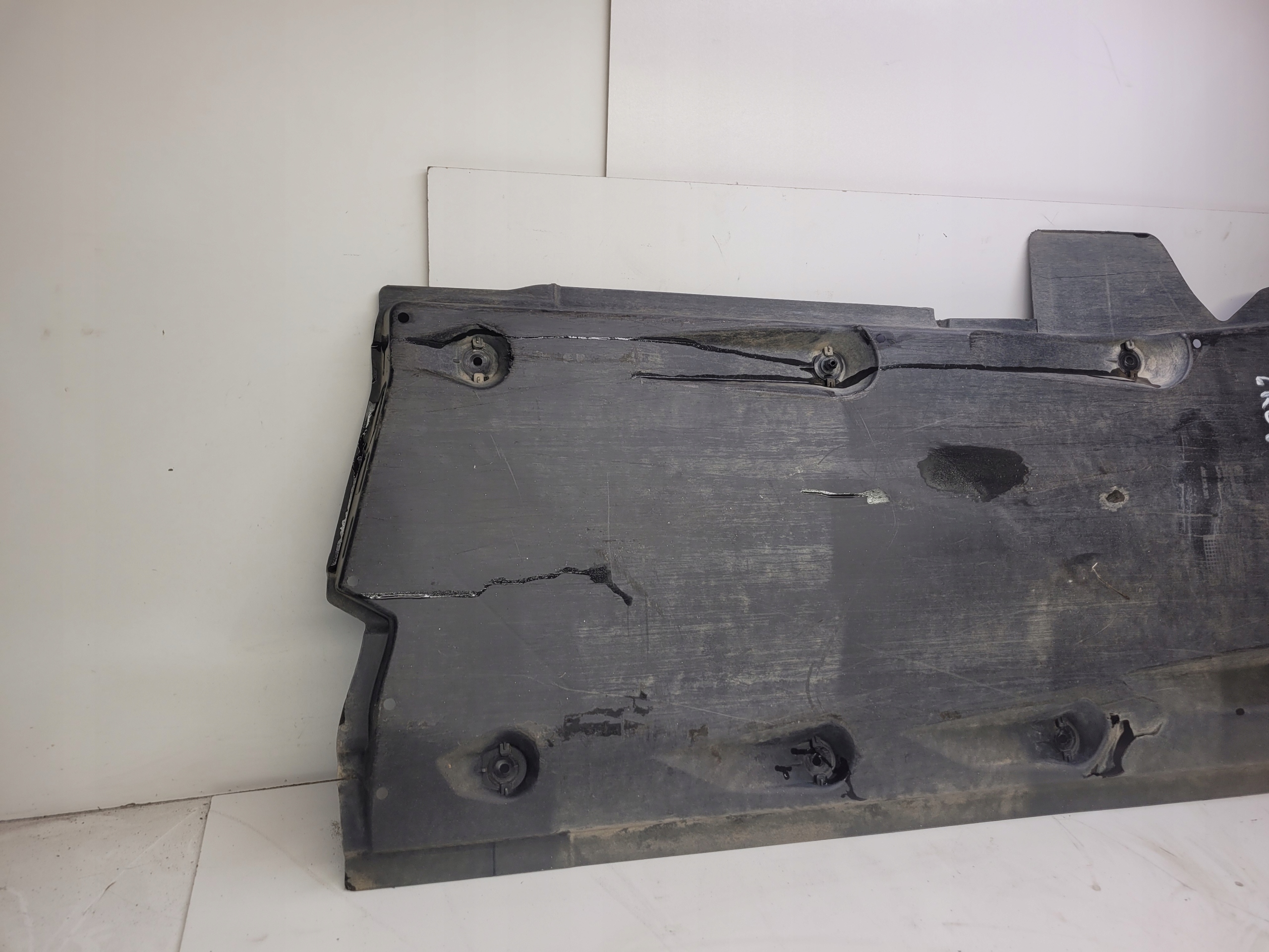 Blende Abdeckung abdeckung Unterfahrschutz links AUDI A1 VW 6R0825201 *1*