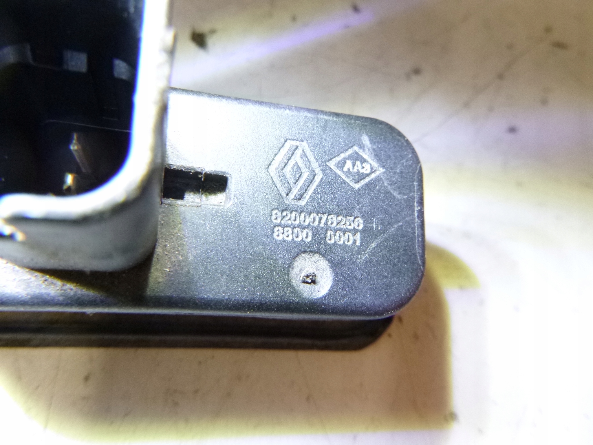 MIKROSTYK Bouton Arrière du capot Renault Scenic II 04r.