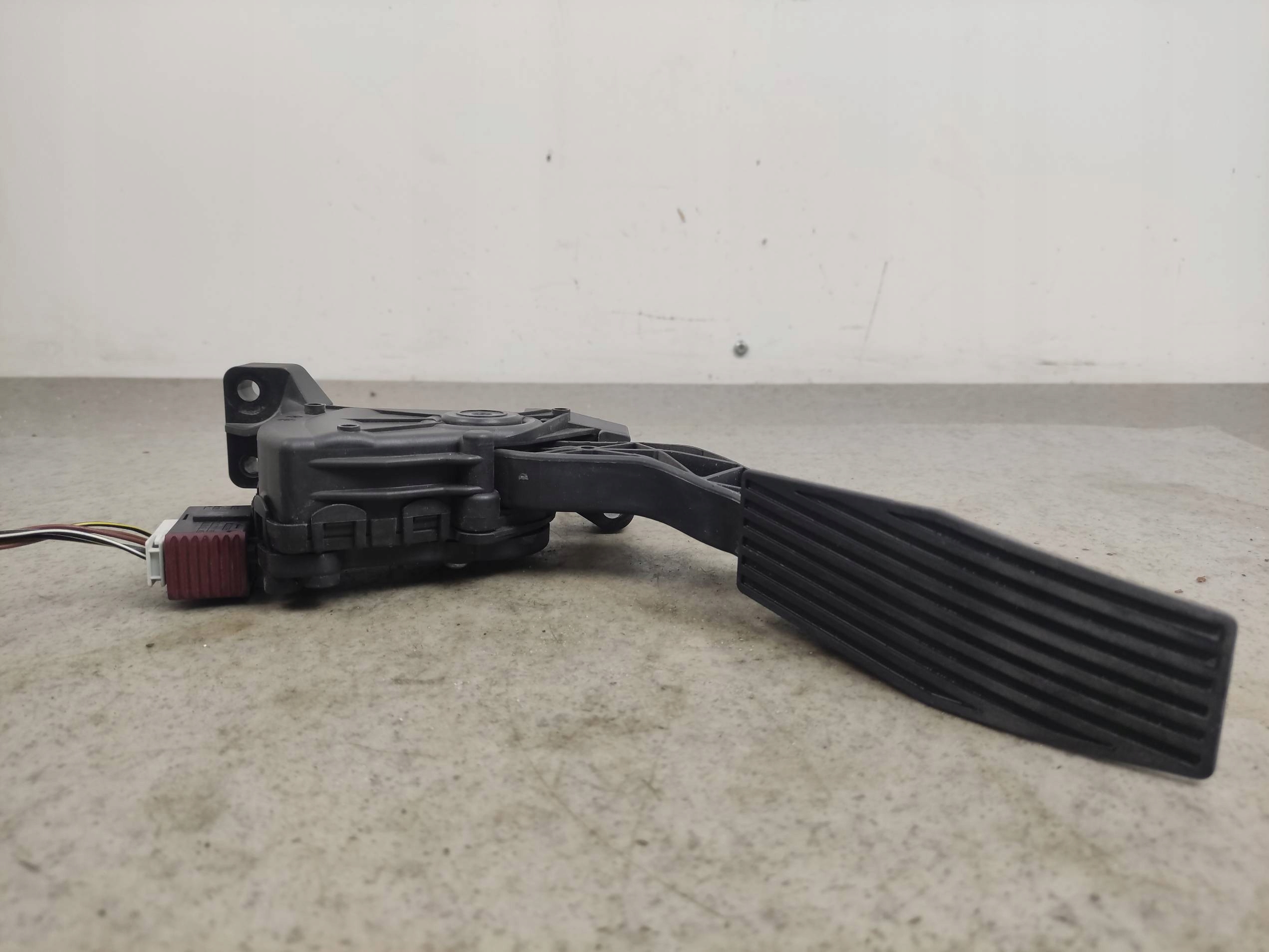 POTENCJOMETR PEDAŁ GAZU OPEL VECTRA C 02-05 1.9