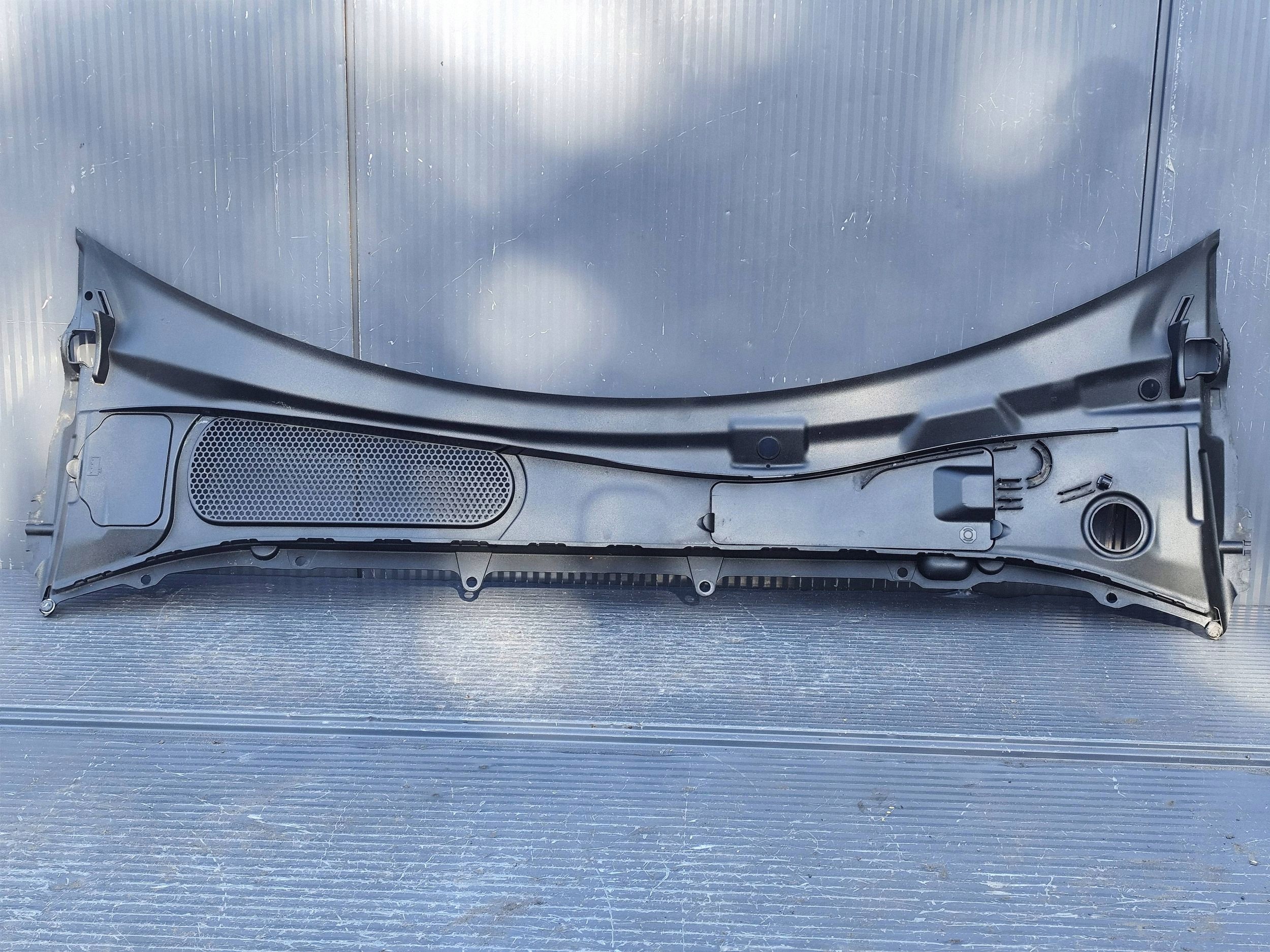 VOLVO V60 II griglia gocciolatoio 31479332 completi