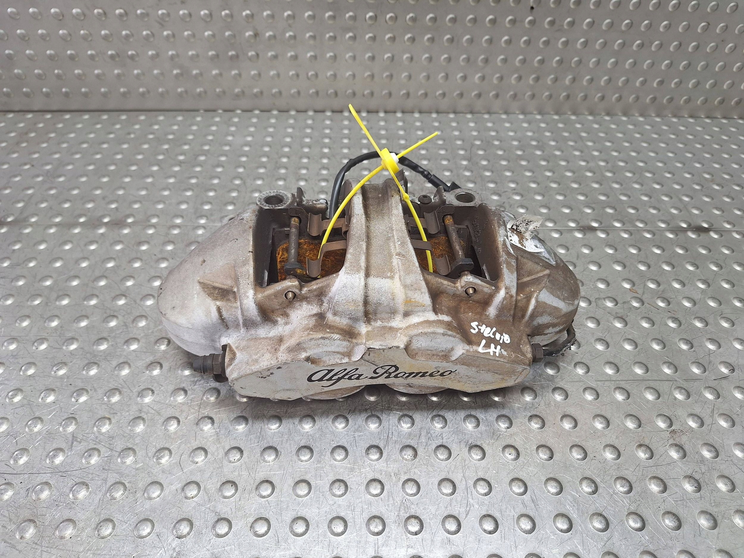 caliper brake left front ALFA ROMEO STELVIO 2.2 D