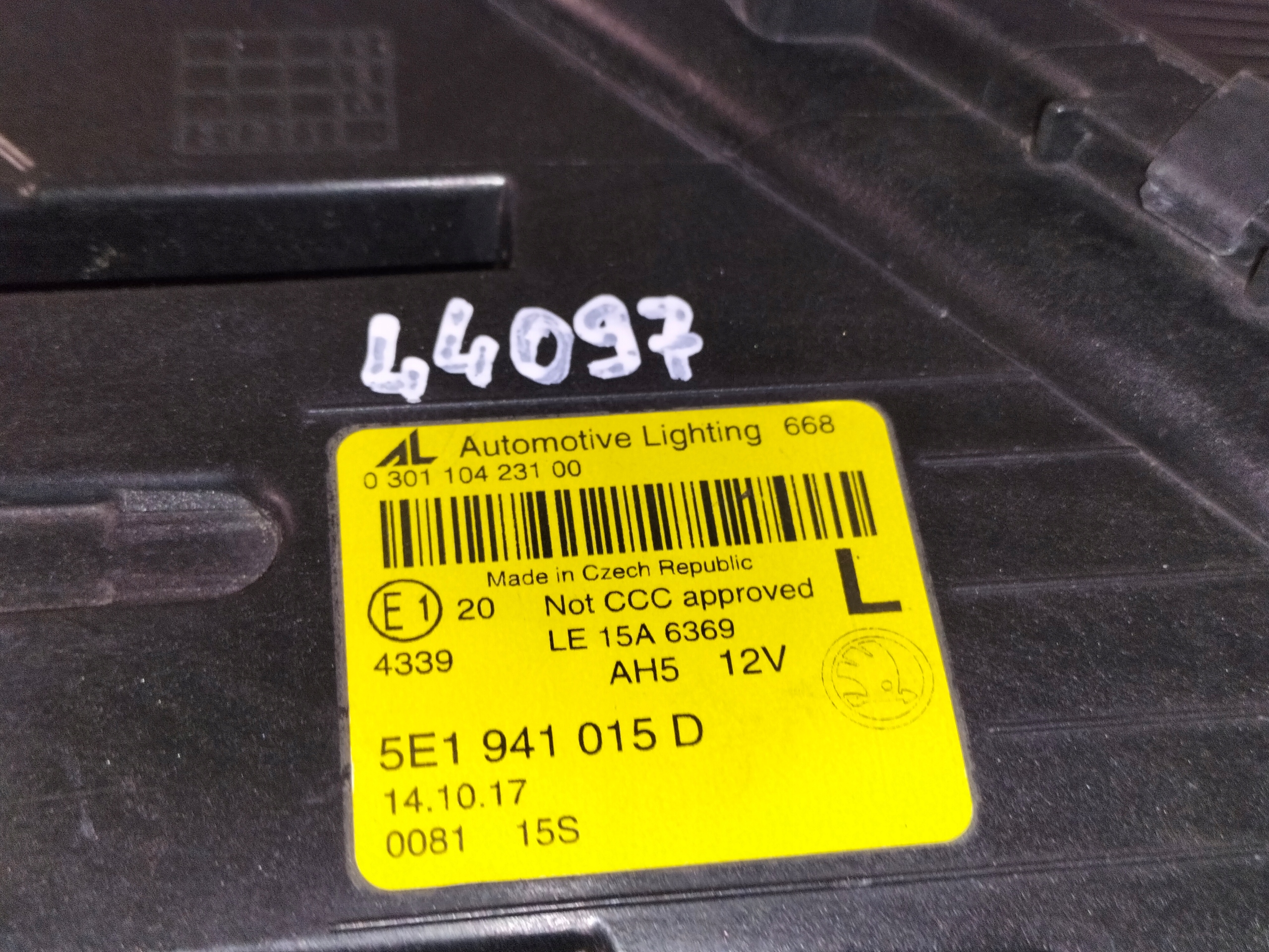light front reflektor left SKODA OCTAVIA 3 III LIFT 17-20 FULL LED