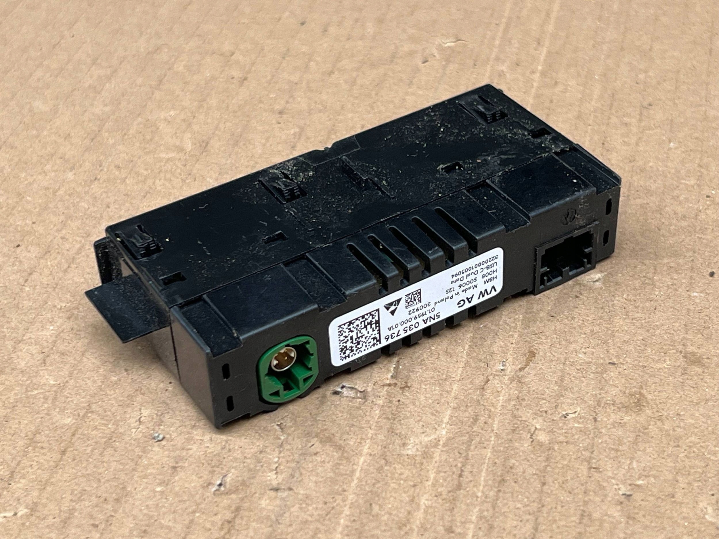 Adapter, Stecker PORT USB VW GOLF 8 VIII CUPRA FORMENTOR 5NA035736 !J