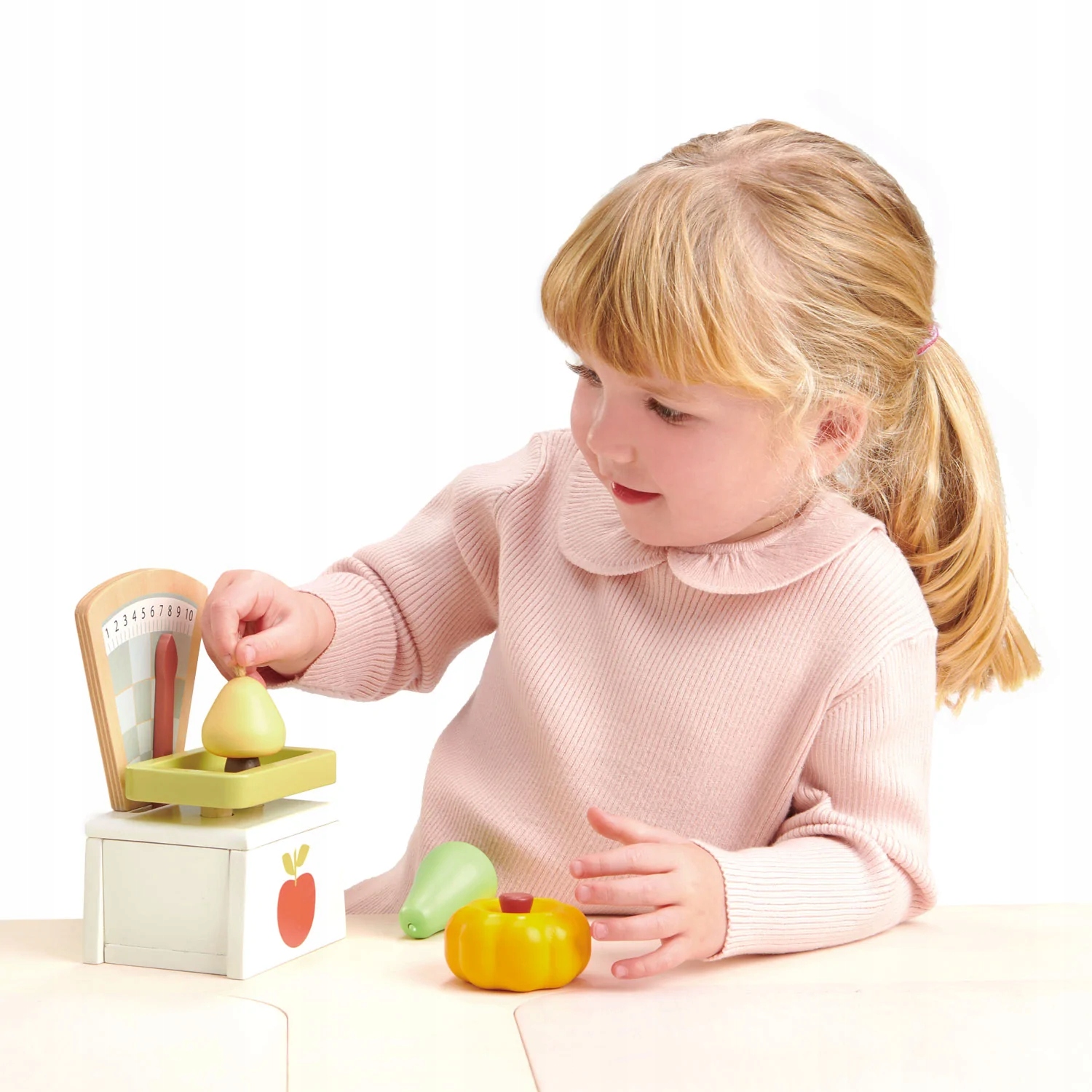 Tender Leaf Toys, деревянные весы, кухонные весы возраст ребенка 3 года +