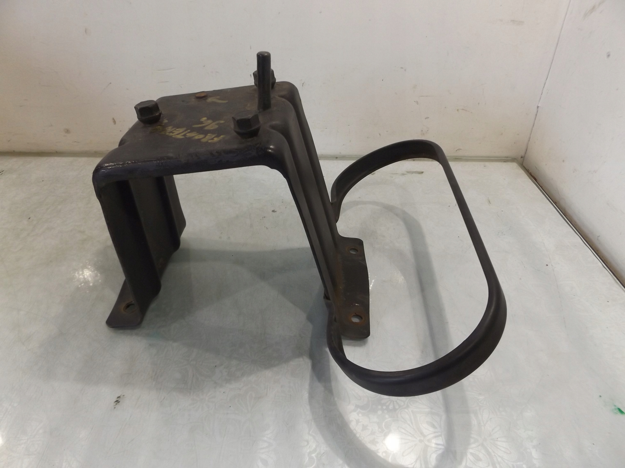 FRONTERA A 3D WIESZAK KOLA ZAPASOWEGO