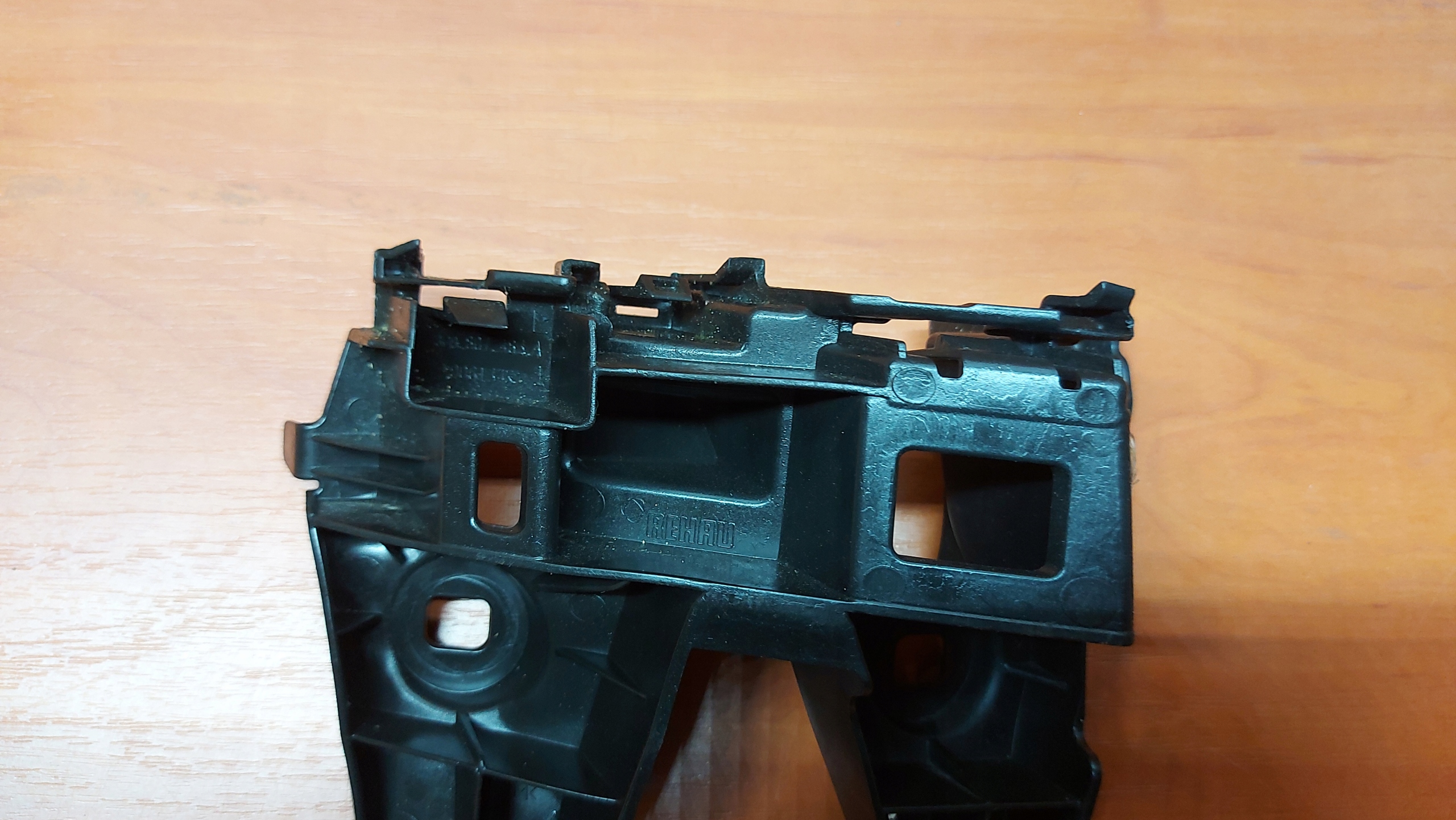 bumper bracket left rear part VW PASSAT B8 KOMBI