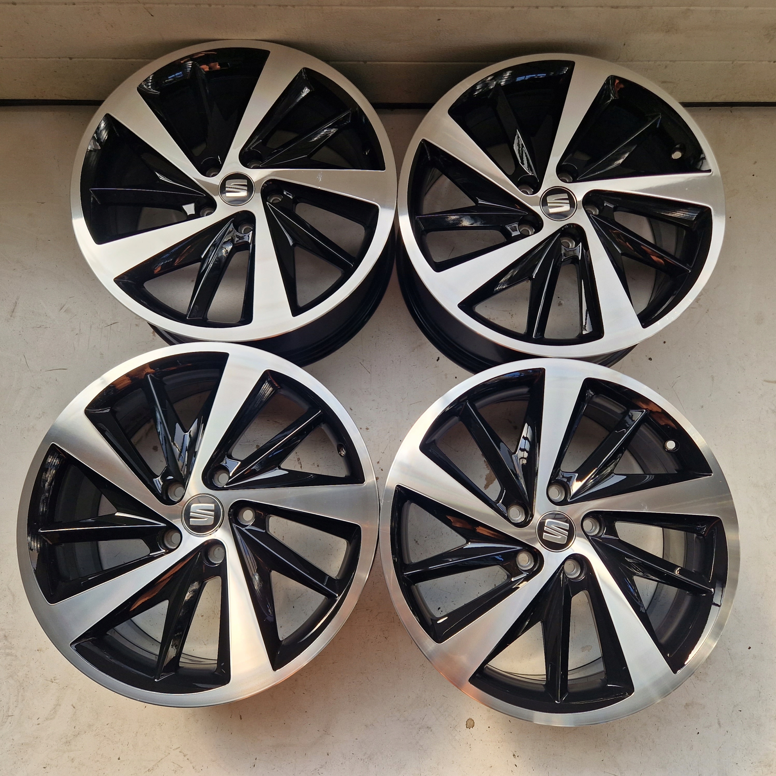 SEAT Leon II III Arona Ateca Tarraco 5x112 18'' Et51