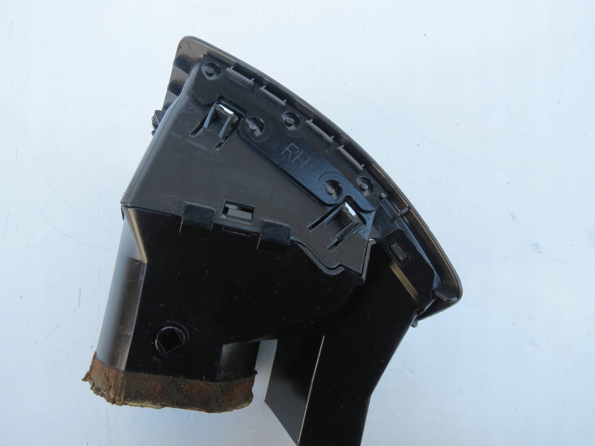 grid air conditioning devices right front VOLVO XC90 3409399