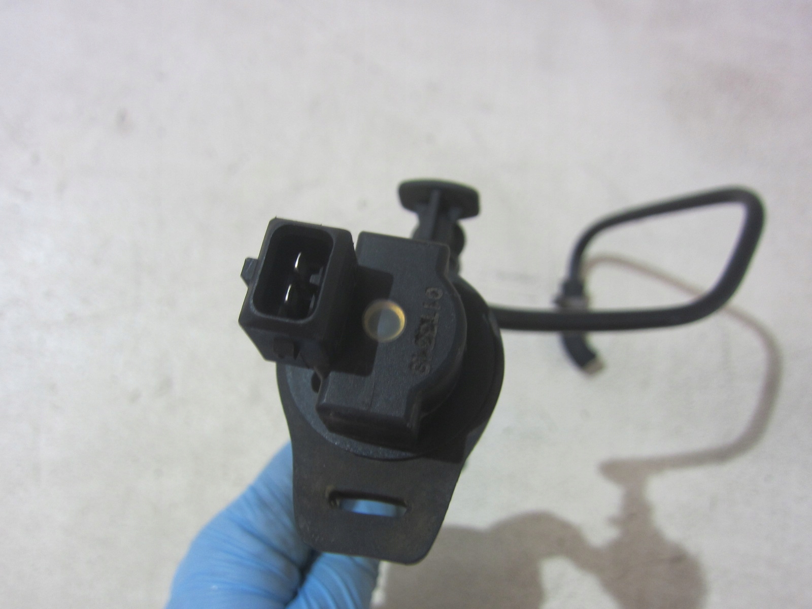 BMW Z3 E36 E38 E52 Sensor ODPOWIETRZANIA Behälter tank 13901433603 1433602