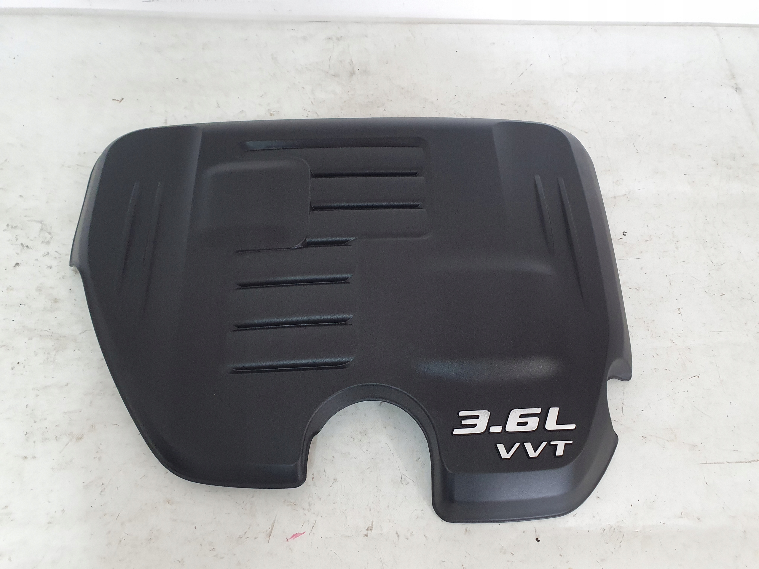 DODGE CHALLENGER 15- 3.6 VVT motor cover upper 04593903AD