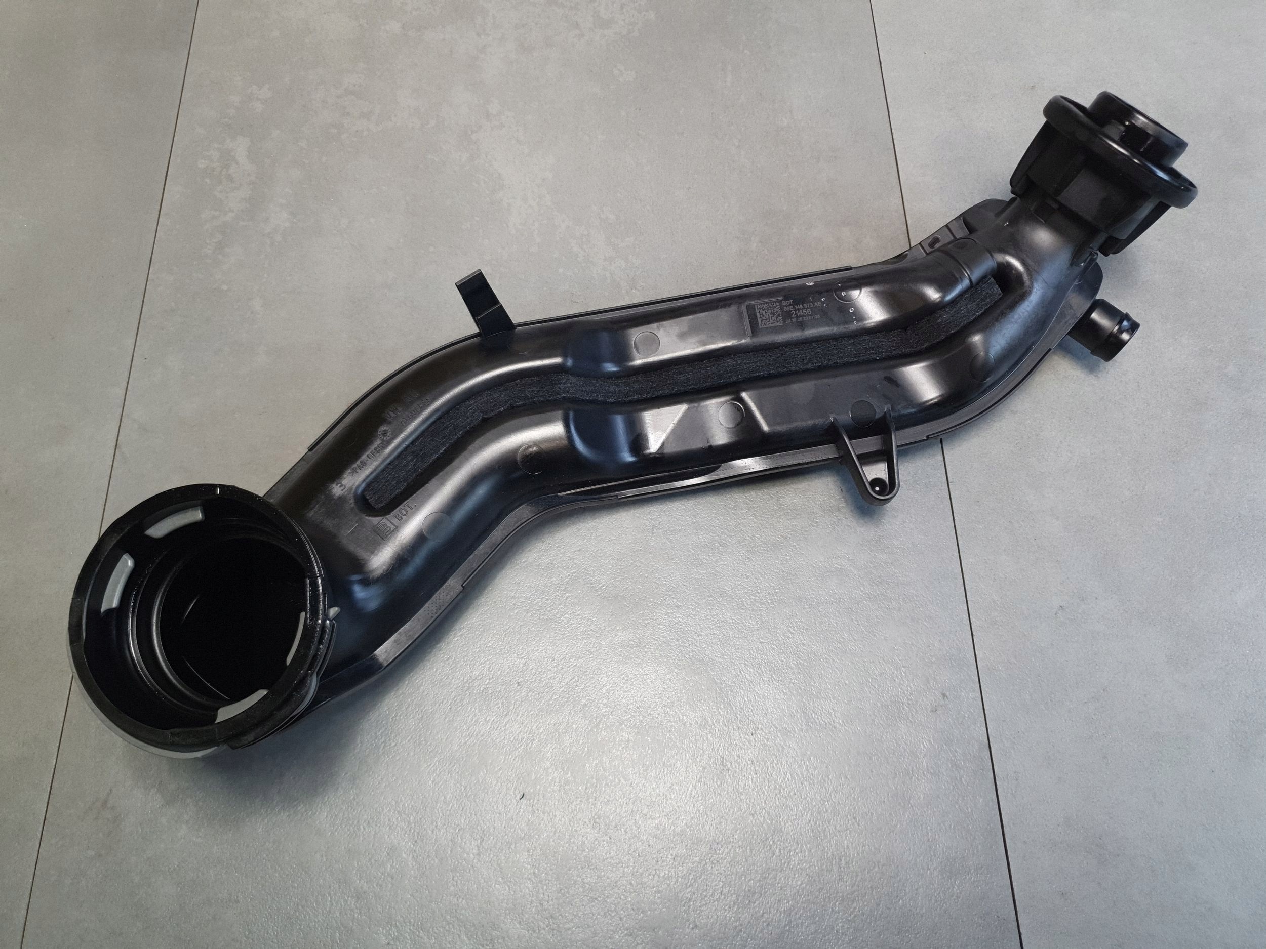Audi A3 8Y pipe dolotowa pressure 05E145673AE