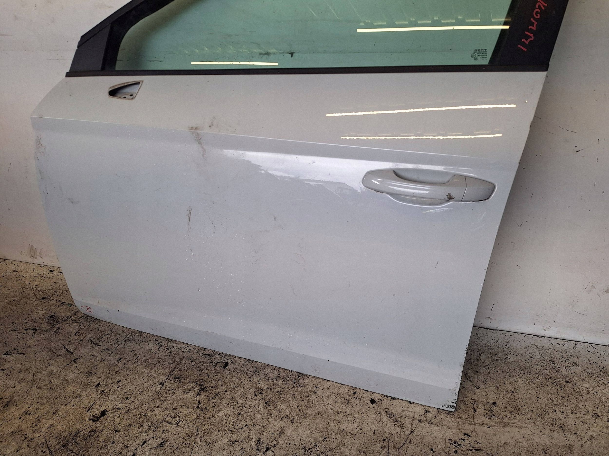 SEAT LEON III 5F 14-17 door left front - KOMBI