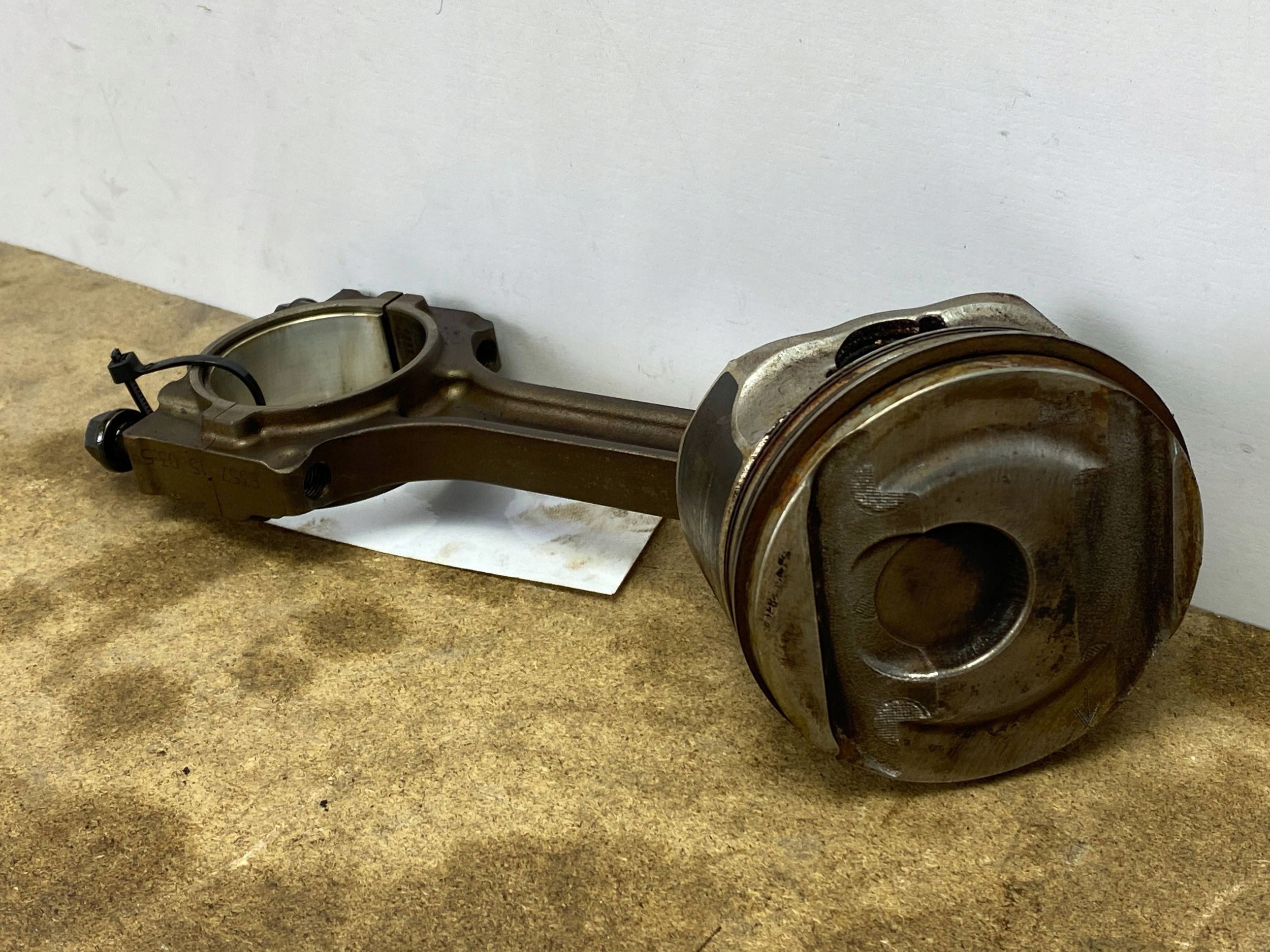 piston with connecting rod Chevrolet Camaro 2016