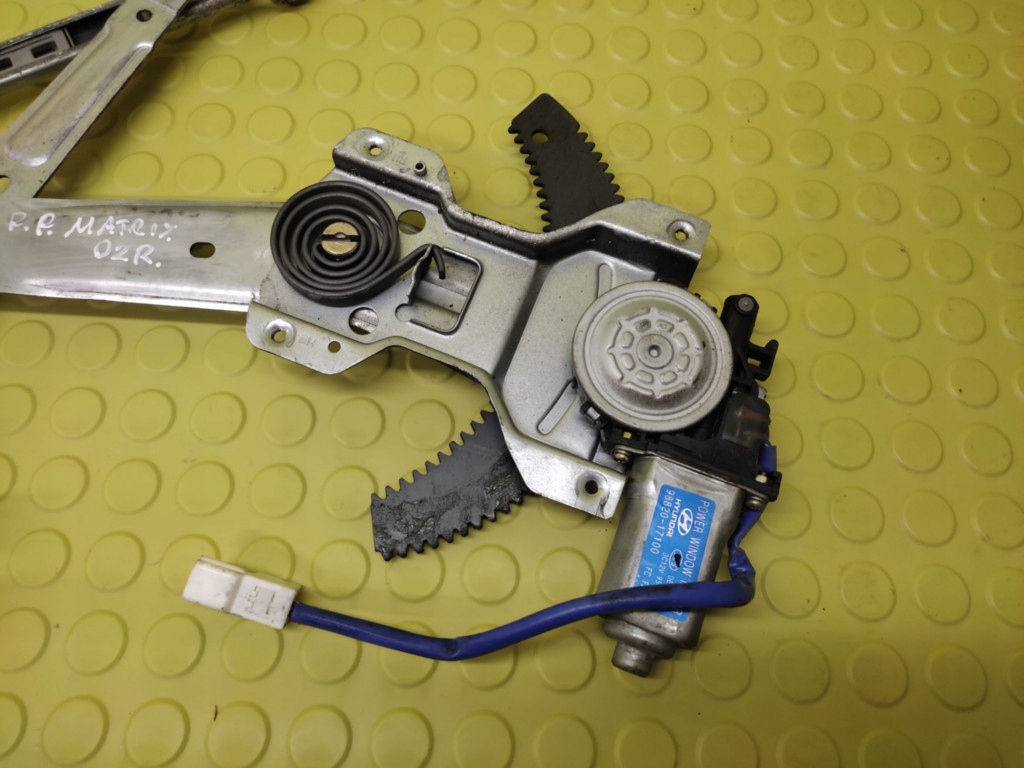 HYUNDAI MATRIX window regulator right front 9882017100