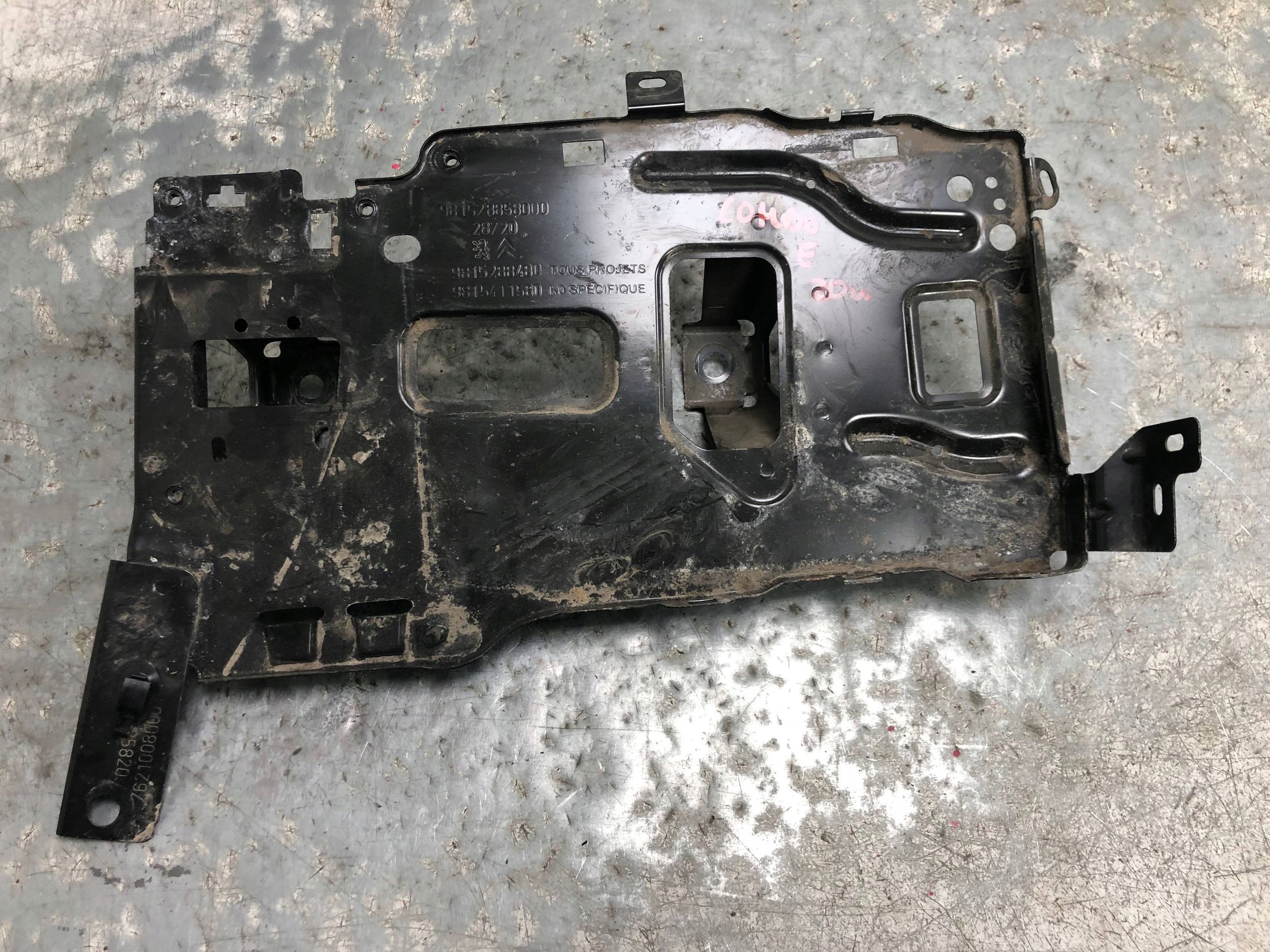 držač akumulatora OPEL COMBO E 981528858000