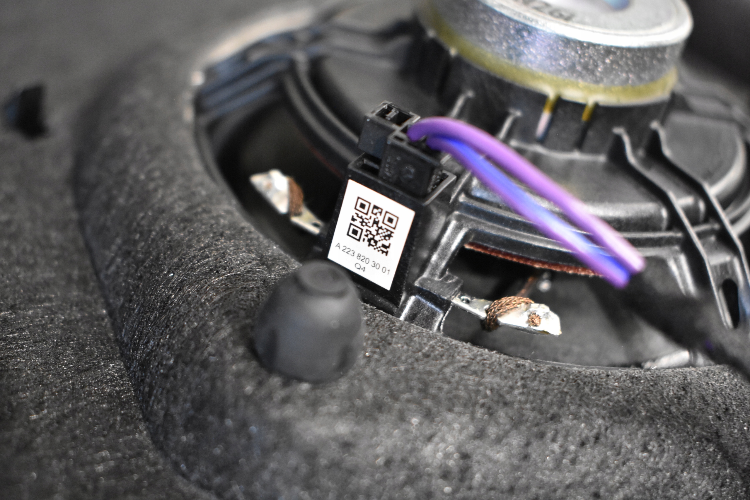 IDEALNA plato boot + speaker + light STOP MERCEDES W214 1