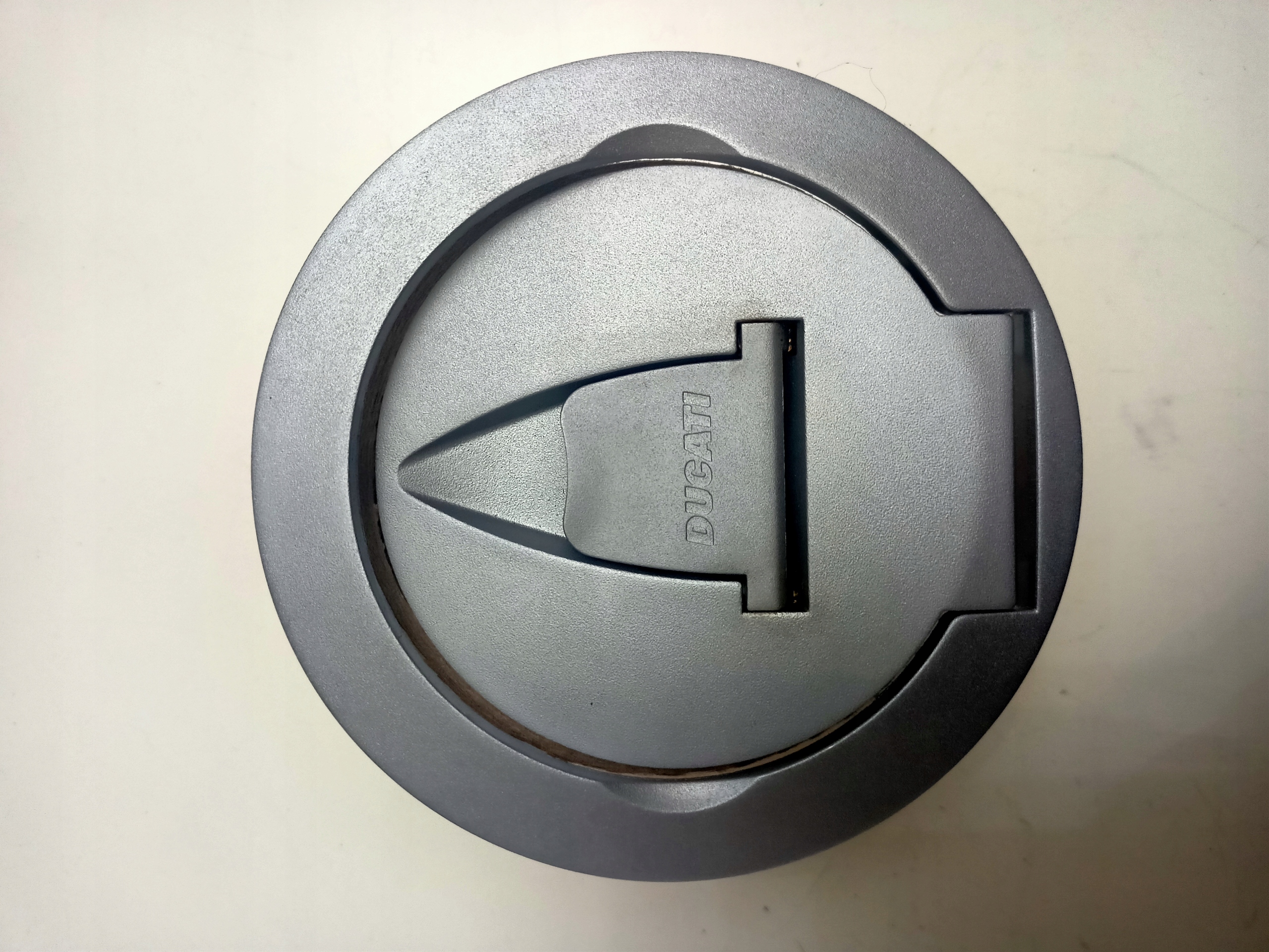 659658658 - Ducati MONSTER 696 кришка паливного бака