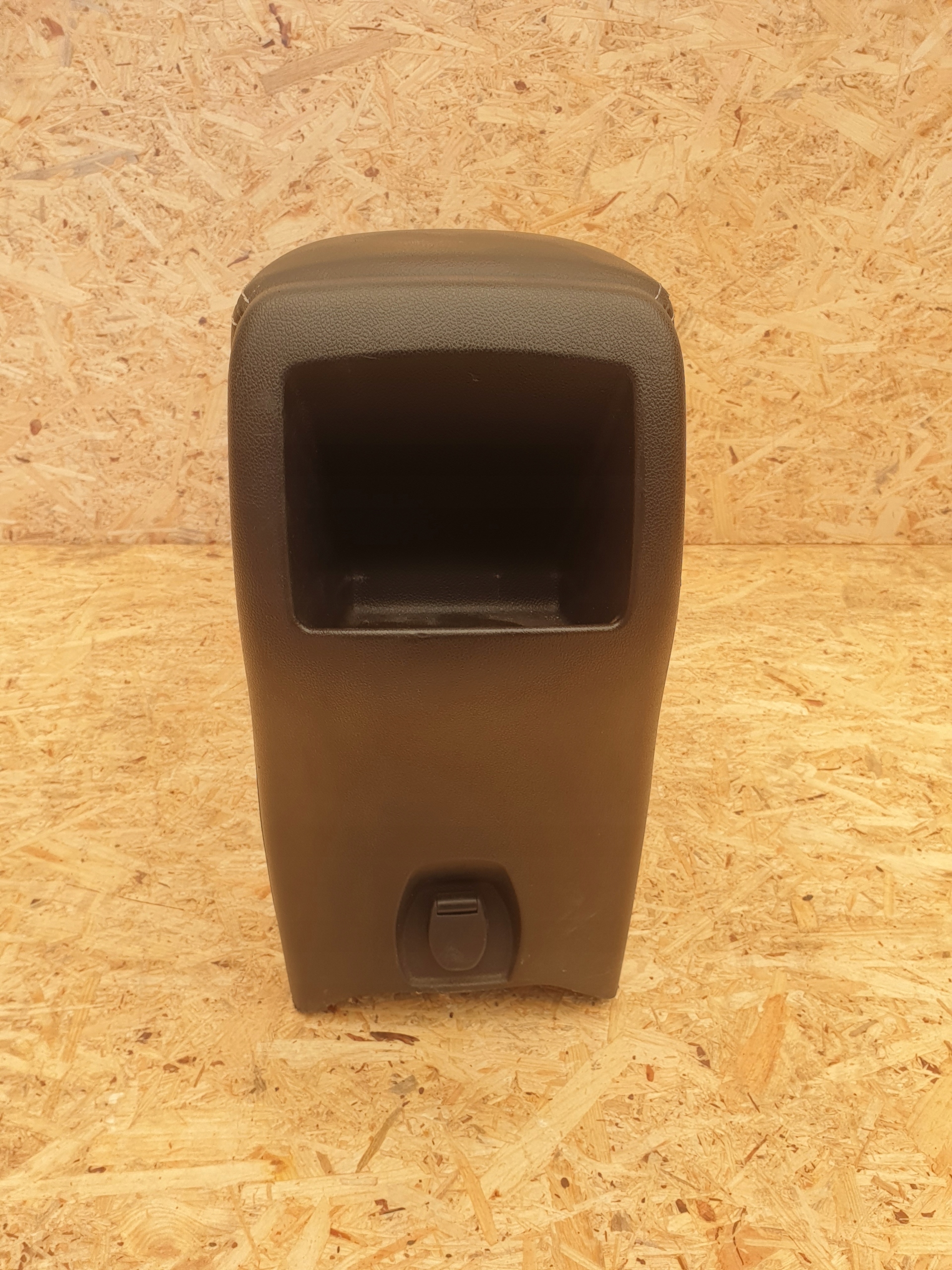 renault KADJAR тунель середина подлокотник