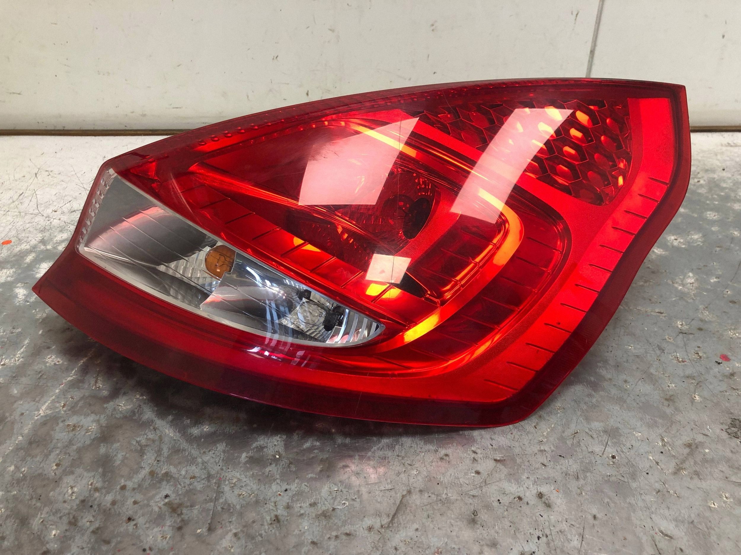 light right rear part FORD FIESTA MK7 8A61-13404-A