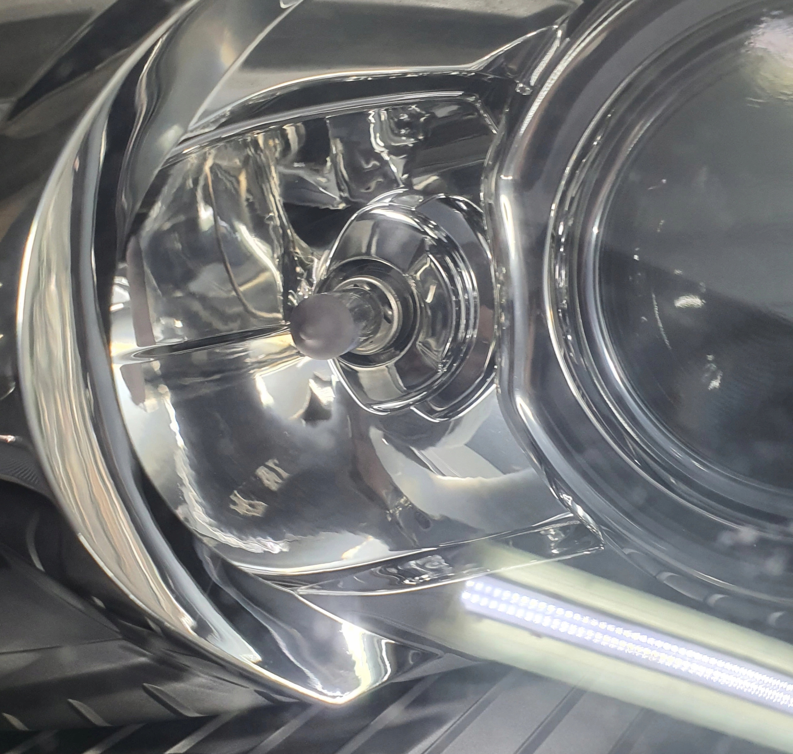 AUDI A8 D3 02-05 light front left BI-XENON DOSWIETLENIE original