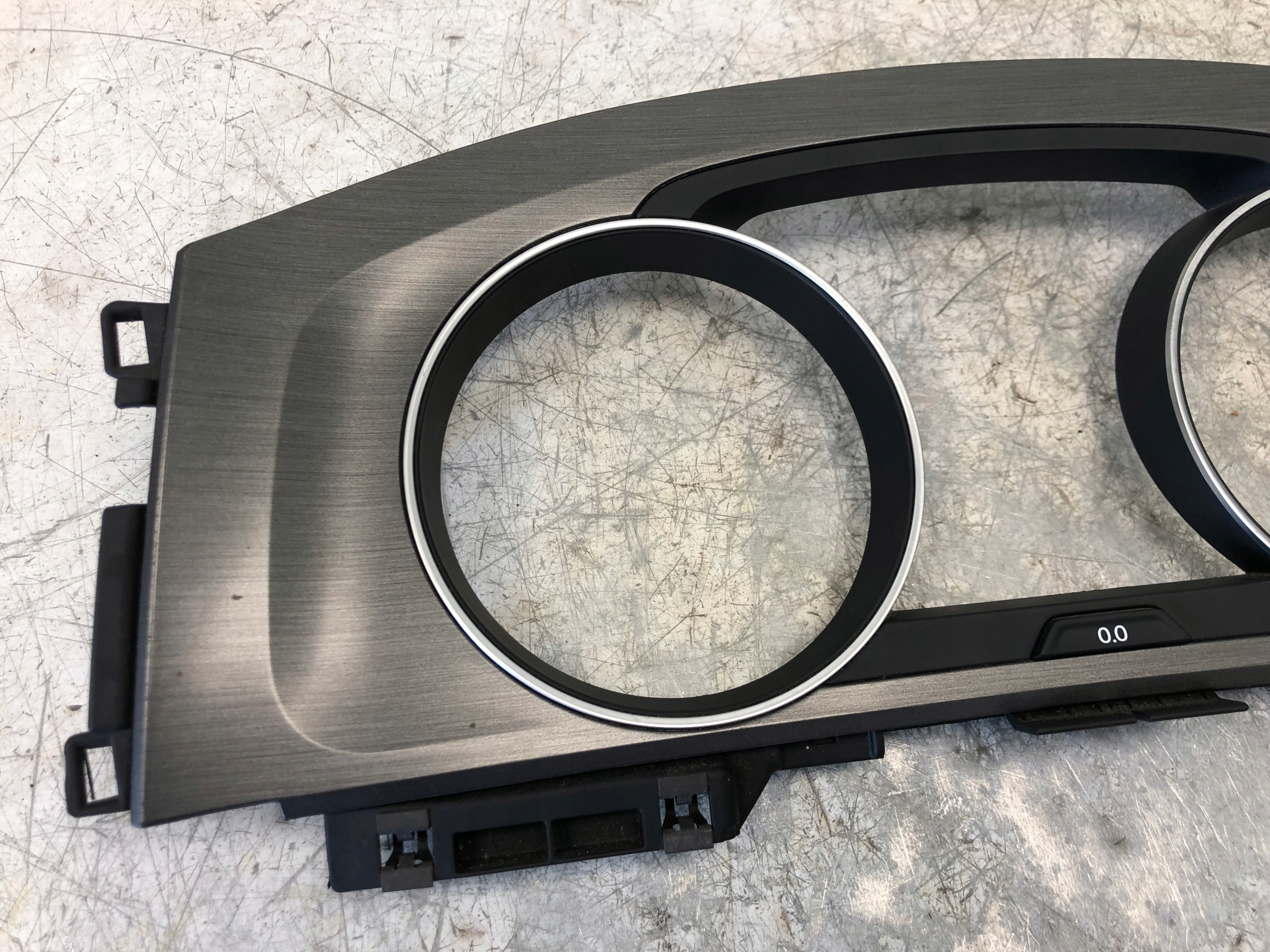 châssis DEKOR compte tours VW GOLF VII 5G0857059