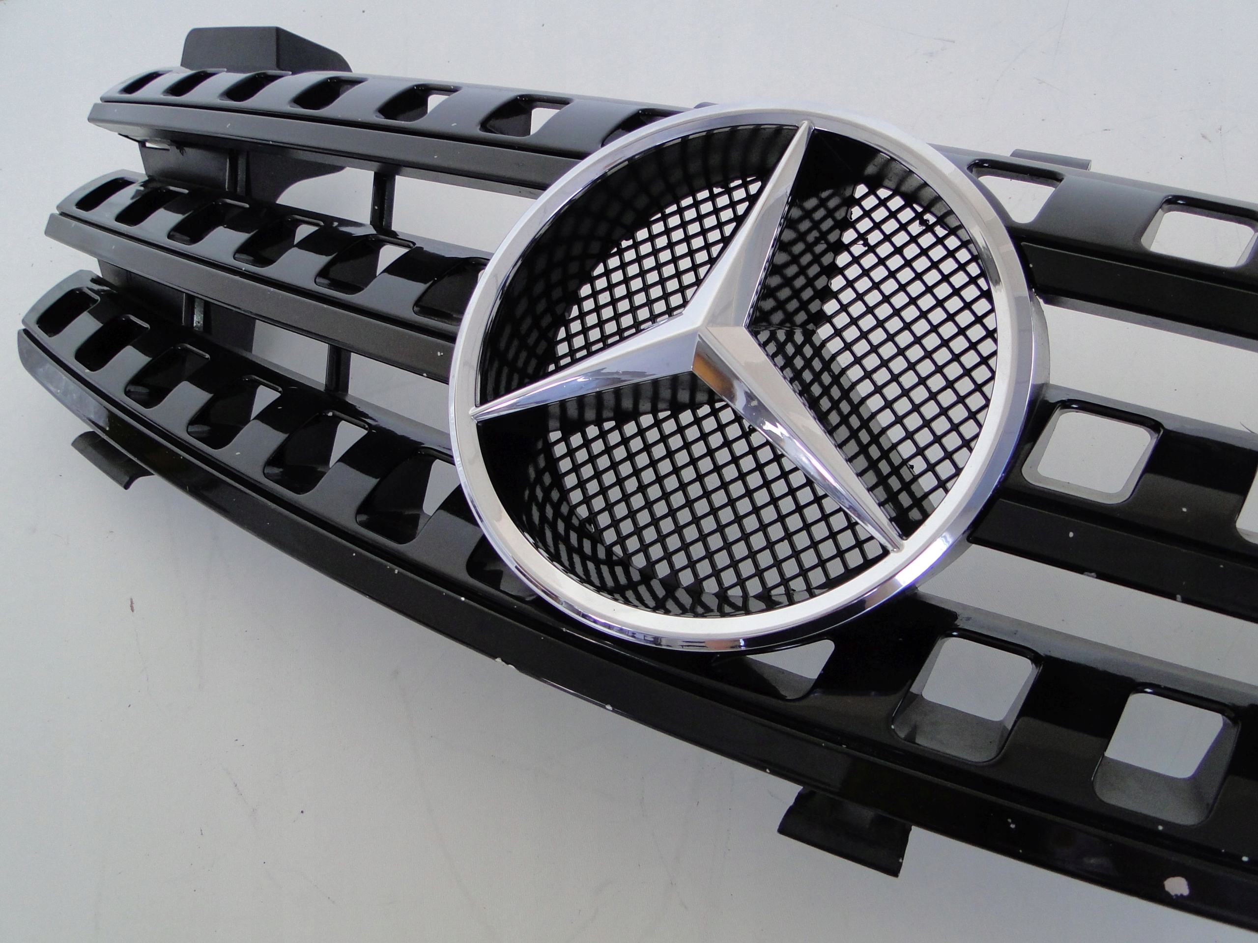 MERCEDES ML W164 164 PRZED LIFTEM GRILL ATRAPA Strona zabudowy przód
