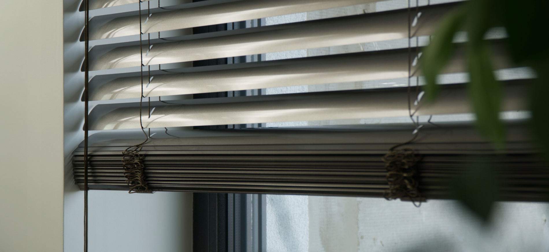 Żaluzje Aluminiowe na wymiar CLICKY Loft 50mm 180x120 cm Długość maksymalna 120 cm