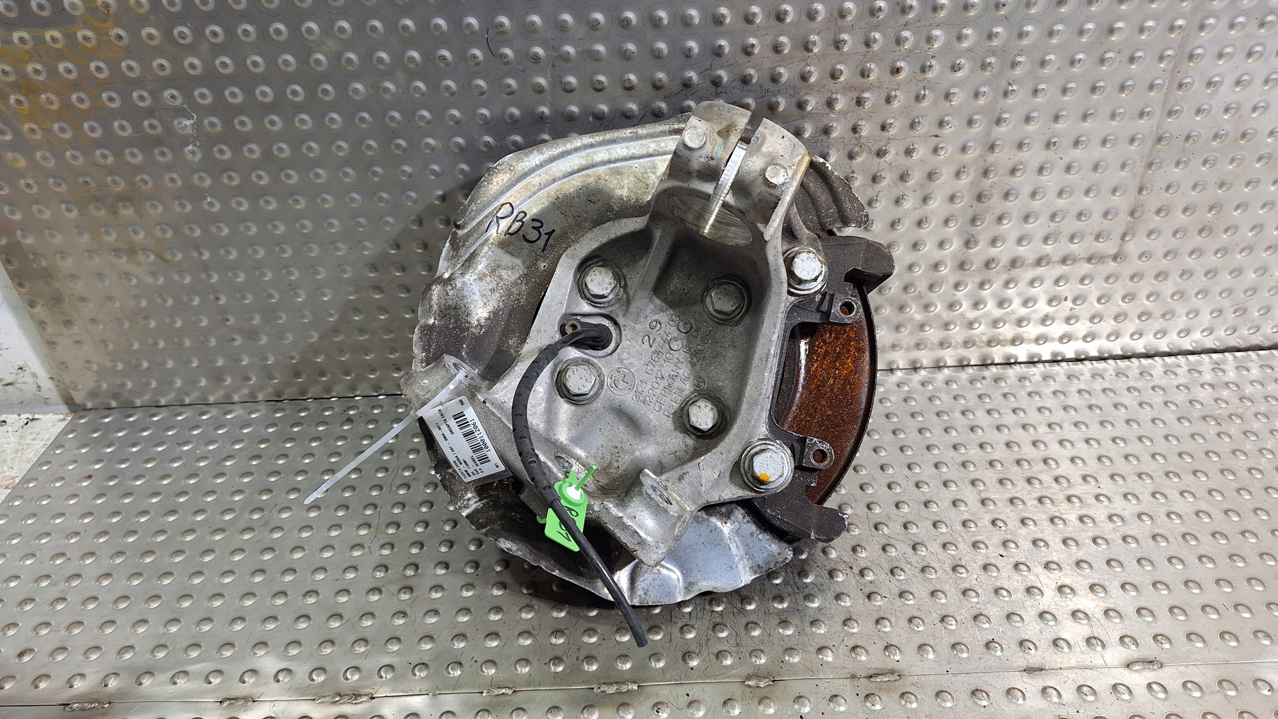 otoč čepu pravá předek 6764444 BMW E81 E87 E90 E91 E92 E93