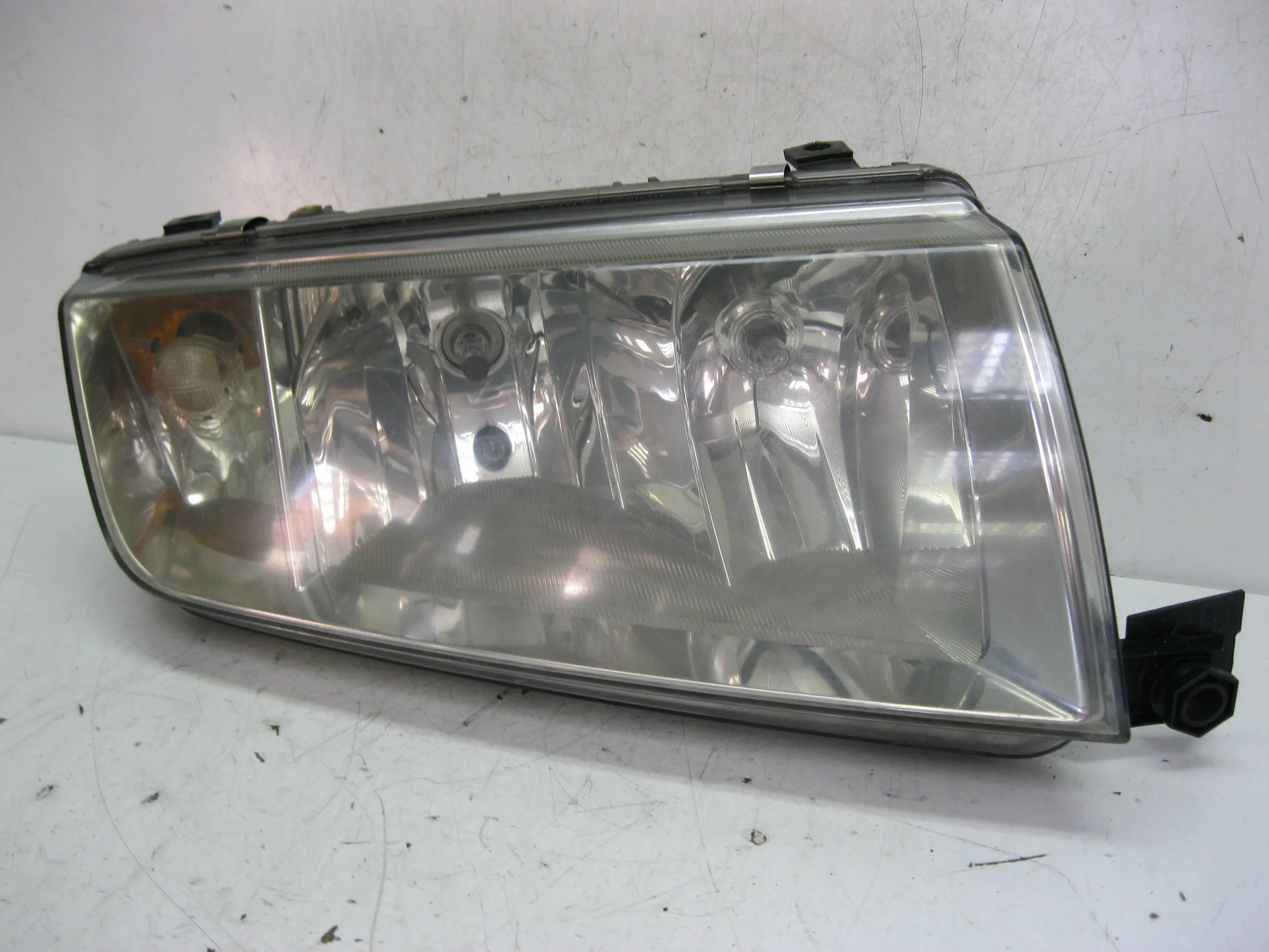 light front right Skoda Fabia and