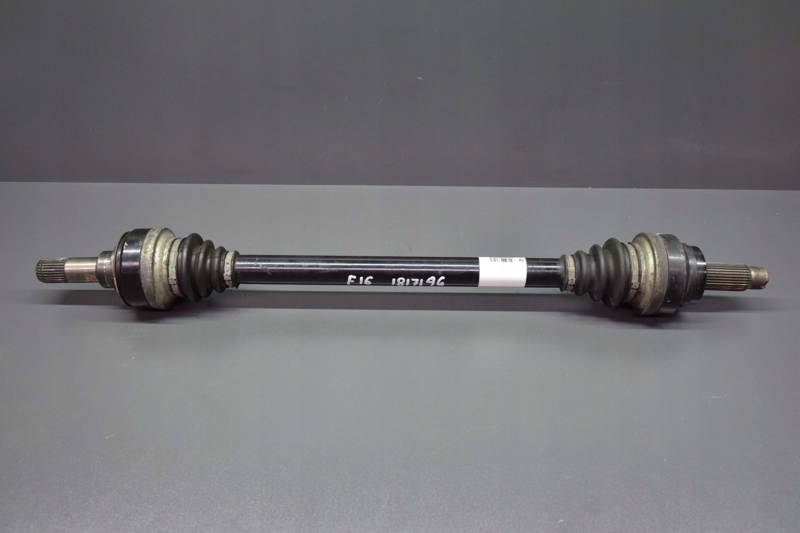 8609838 7568471 - Піввісь лівий і правий задній зд BMW X5 F15 E70 X6 F16