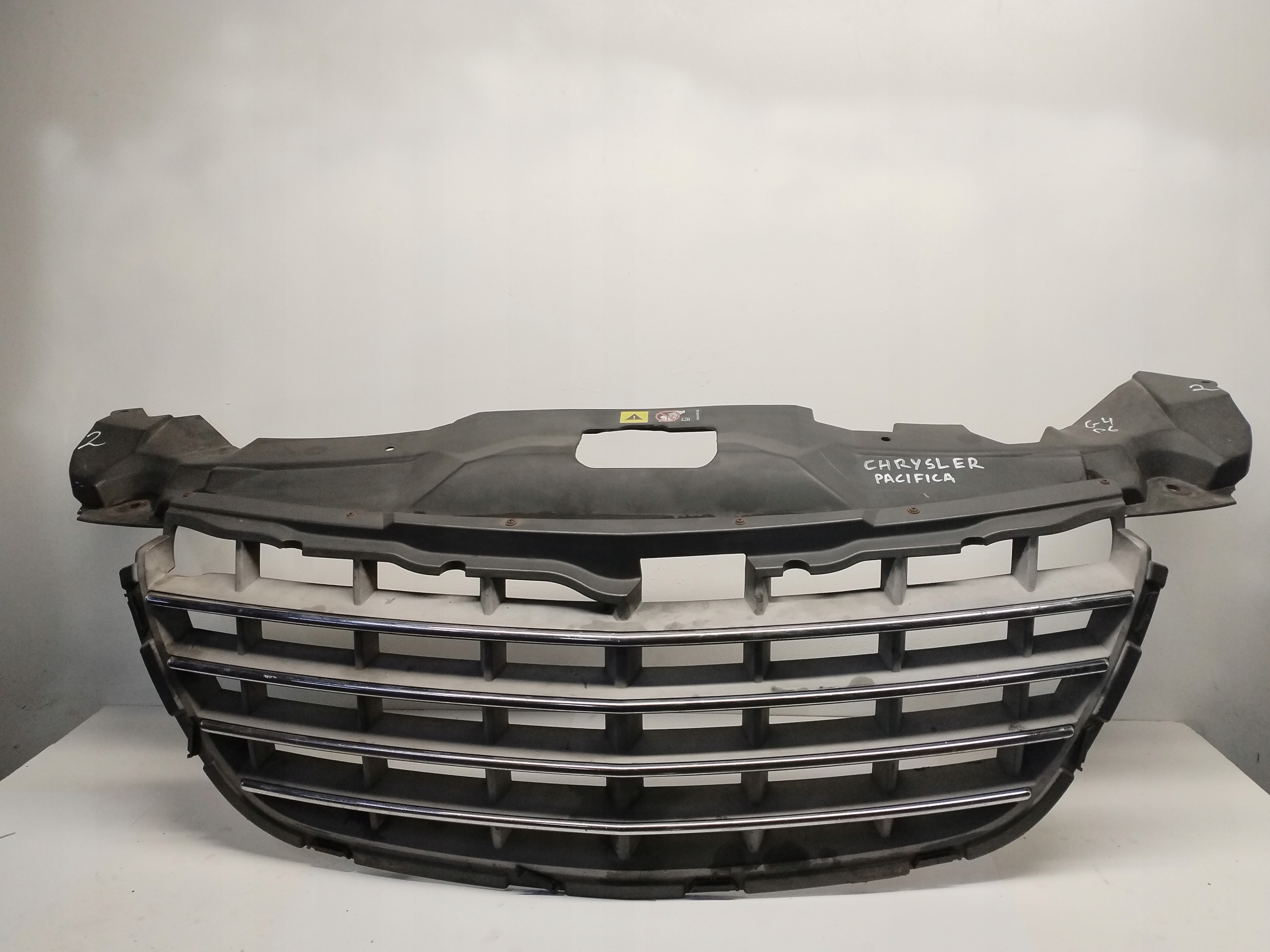 mask fedél chlodnic Chrysler Pacific 04357713AA
