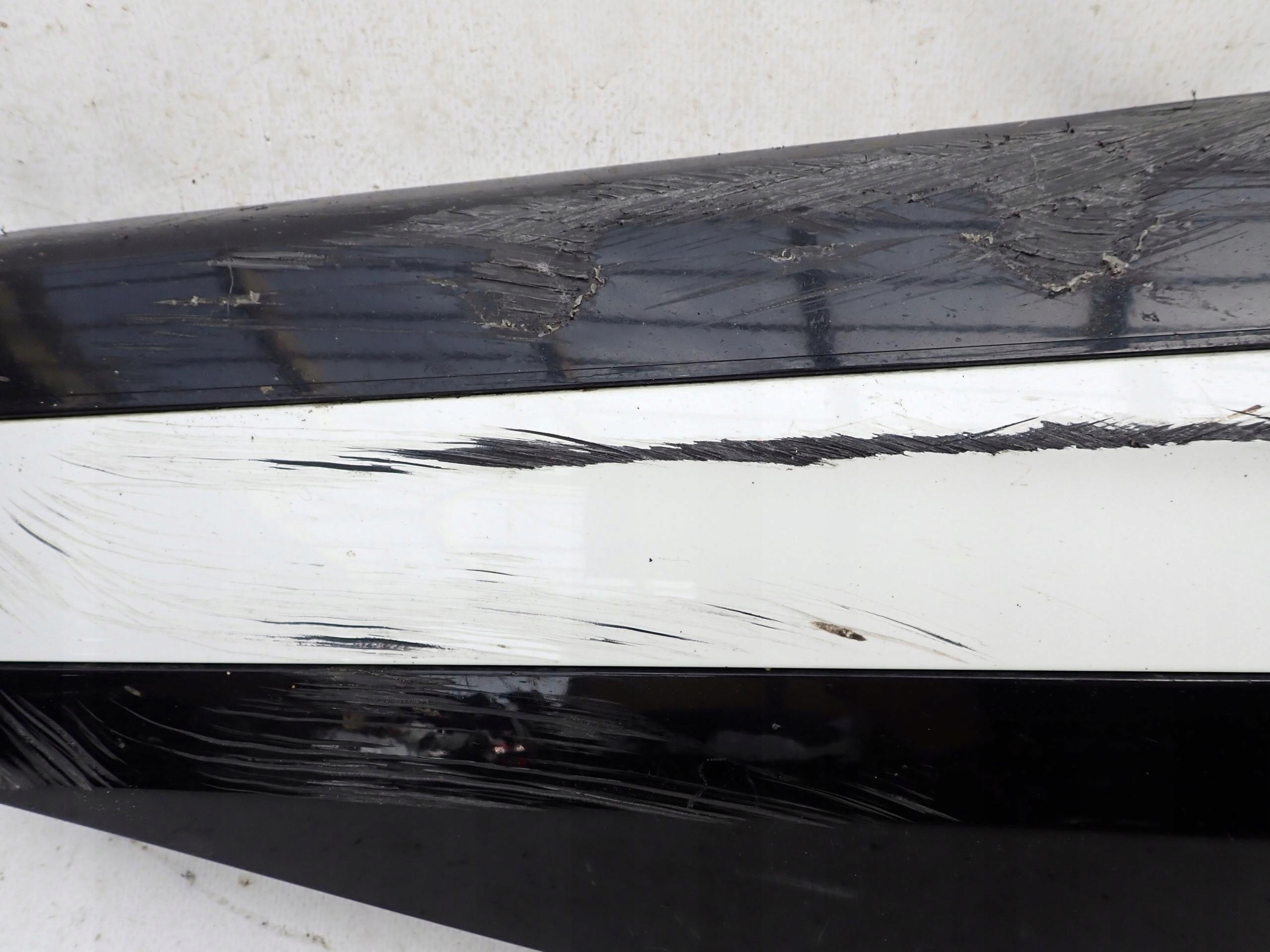 KIA SPORTAGE V 5 21-> moulding cap door right front