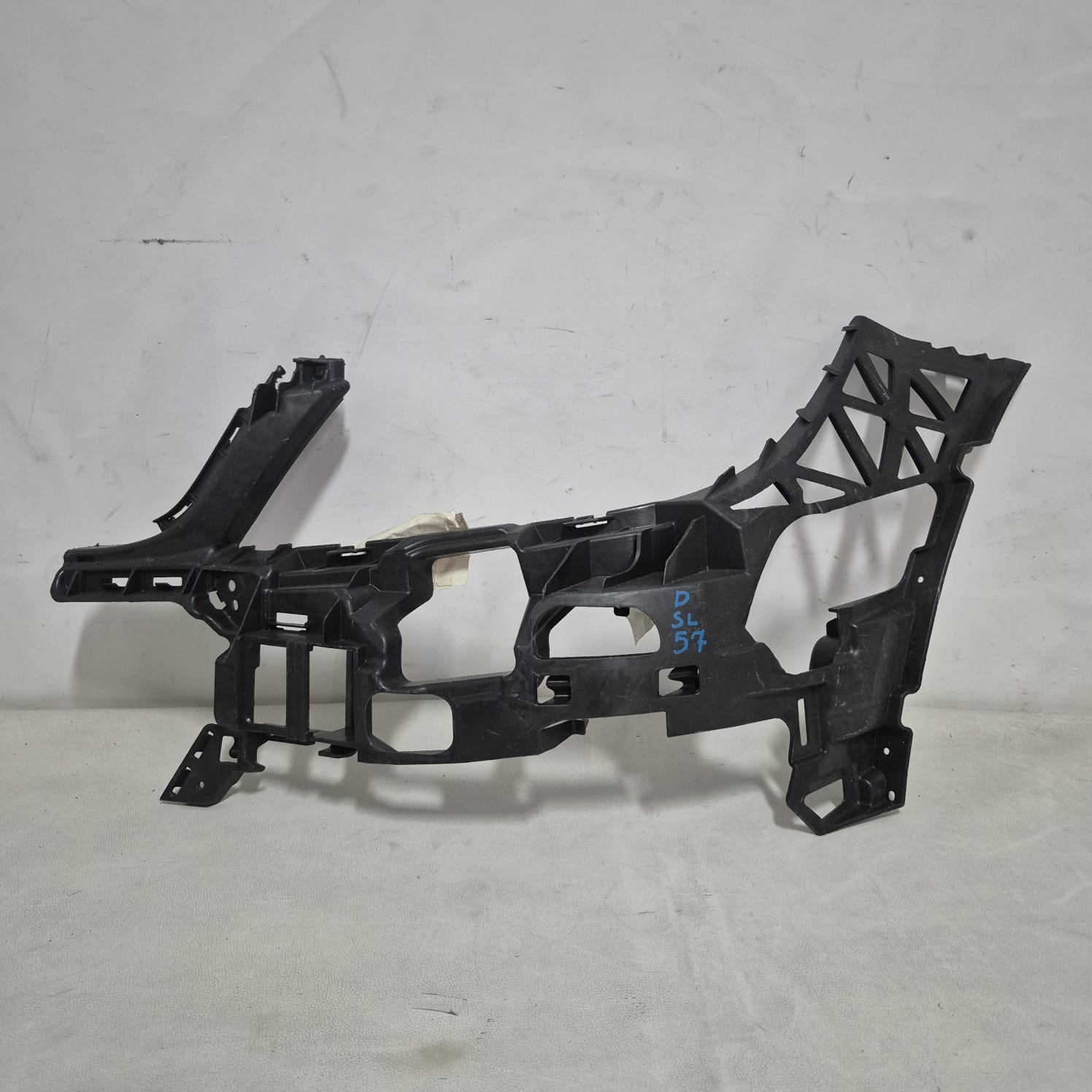 MERCEDES C-KLASA W204 11-14r support holder bumper left front A2048854165