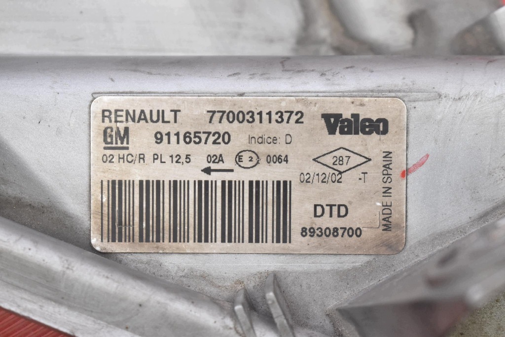 REFLEKTOR right light front EU 7700311372 RENAULT TRAFIC 2 II 01-06