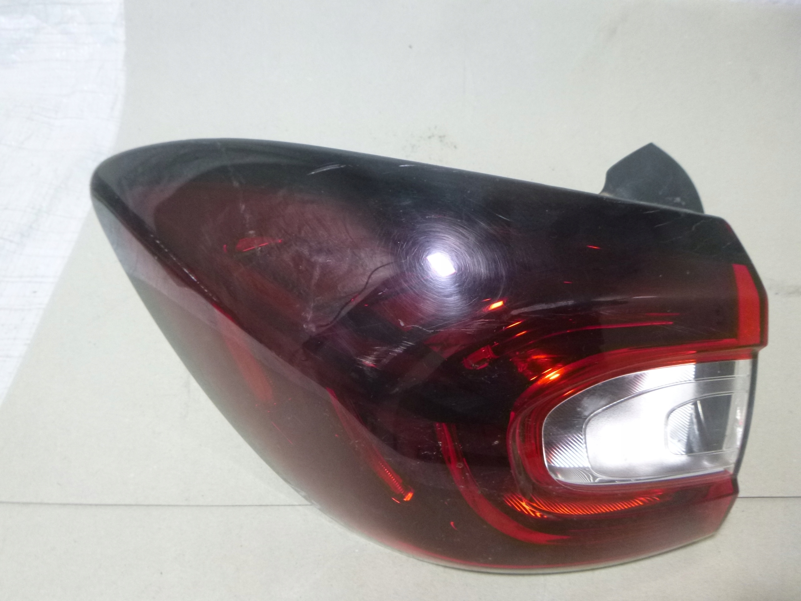 renault CAPTUR РЕСТАЙЛИНГ led фонарь левый