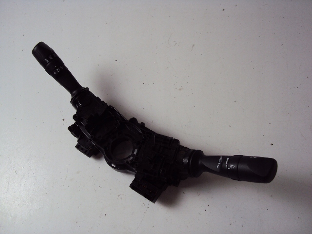 КОМБІНОВАНИЙ ПЕРЕМИКАЧ TOYOTA HILUX VIII 2015-