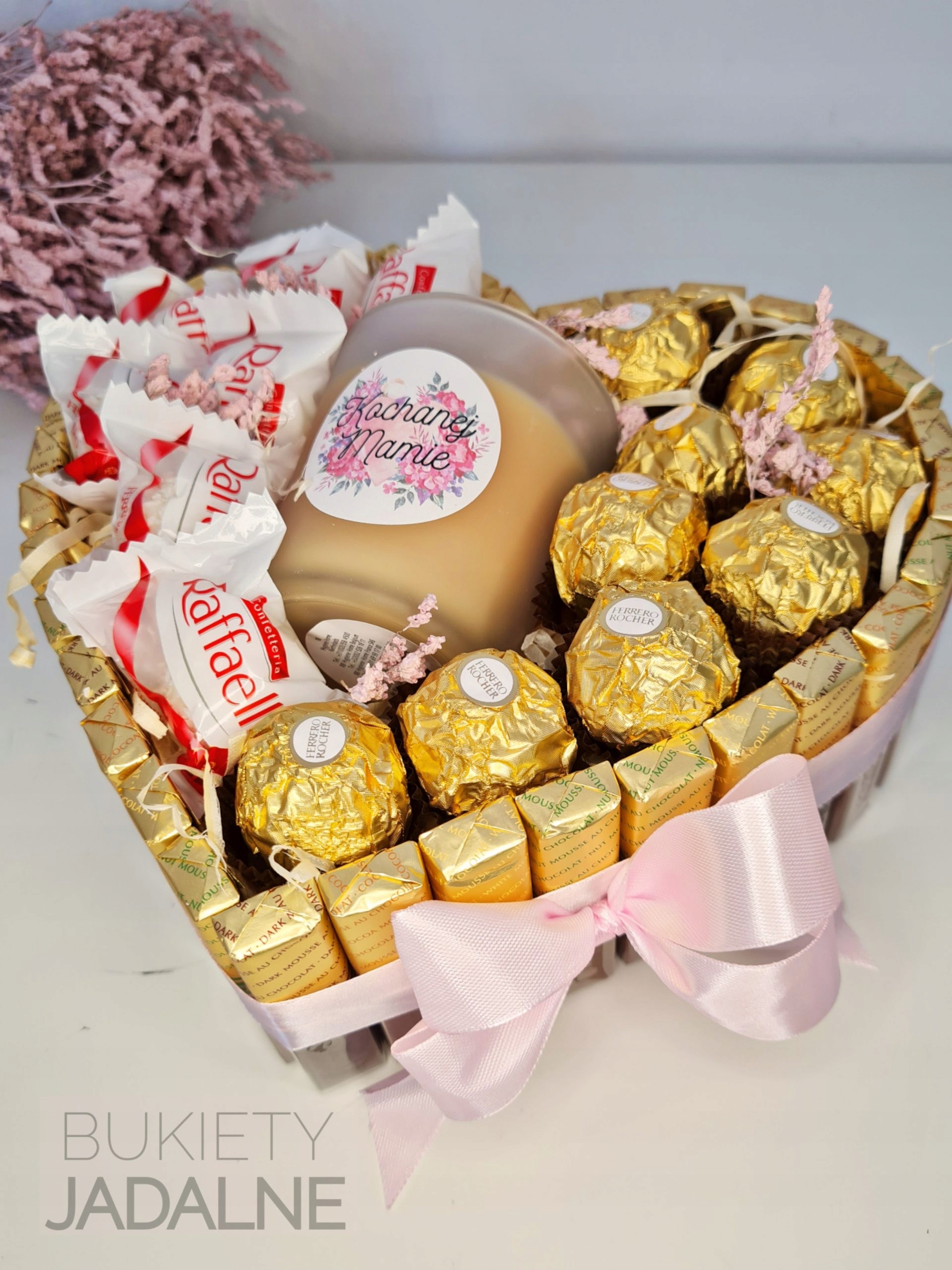 Krabička sladkostí Srdce se svíčkou milované maminky