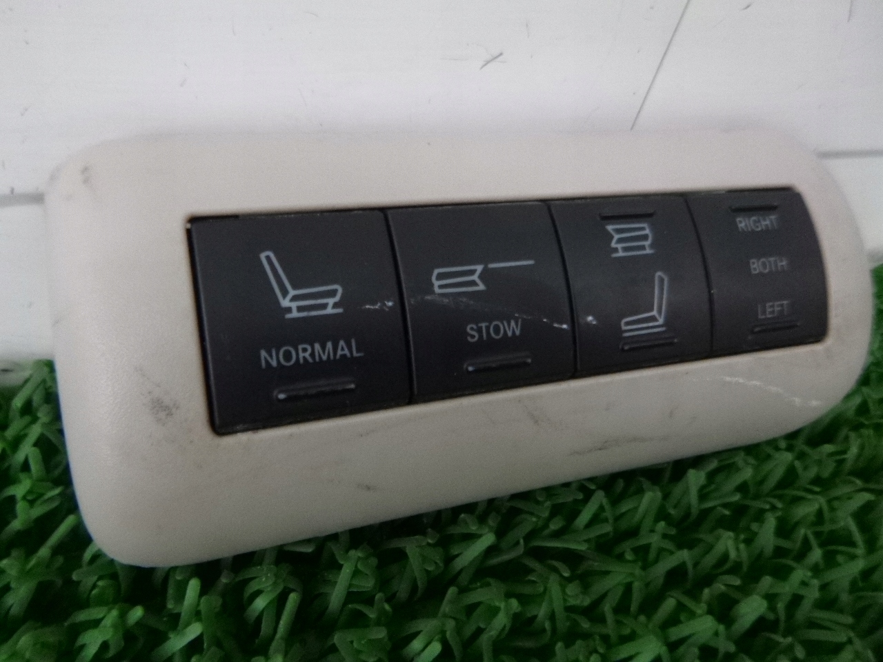 CHRYSLER VOYAGER V 08- control panel 1E819E83AB