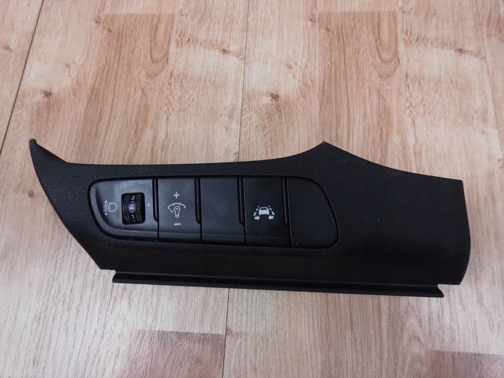 HYUNDAI I30 III 17+ SCHALTER ESP LEUCHTEN