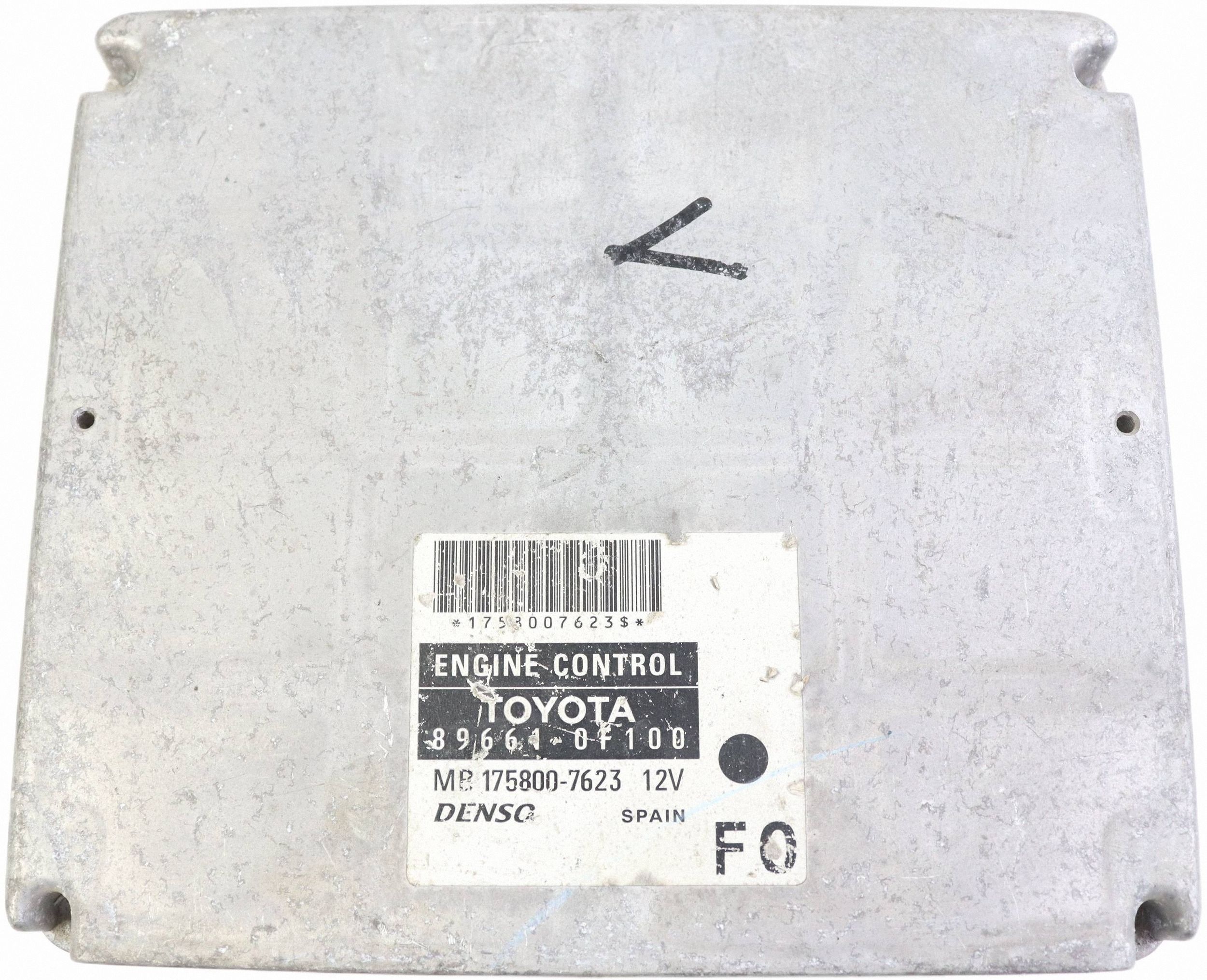 TOYOTA COROLLA VERSO II module unité de commande électronique uce moteur 2.2 D4D 89661-0F100