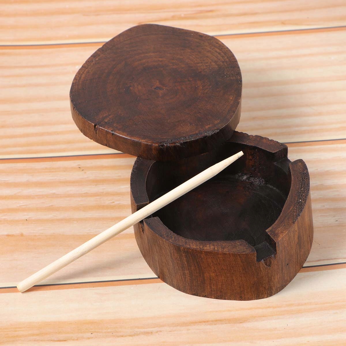 POPIELNICZKI TARAS NA ZEWNĄTRZ Producent części Inny